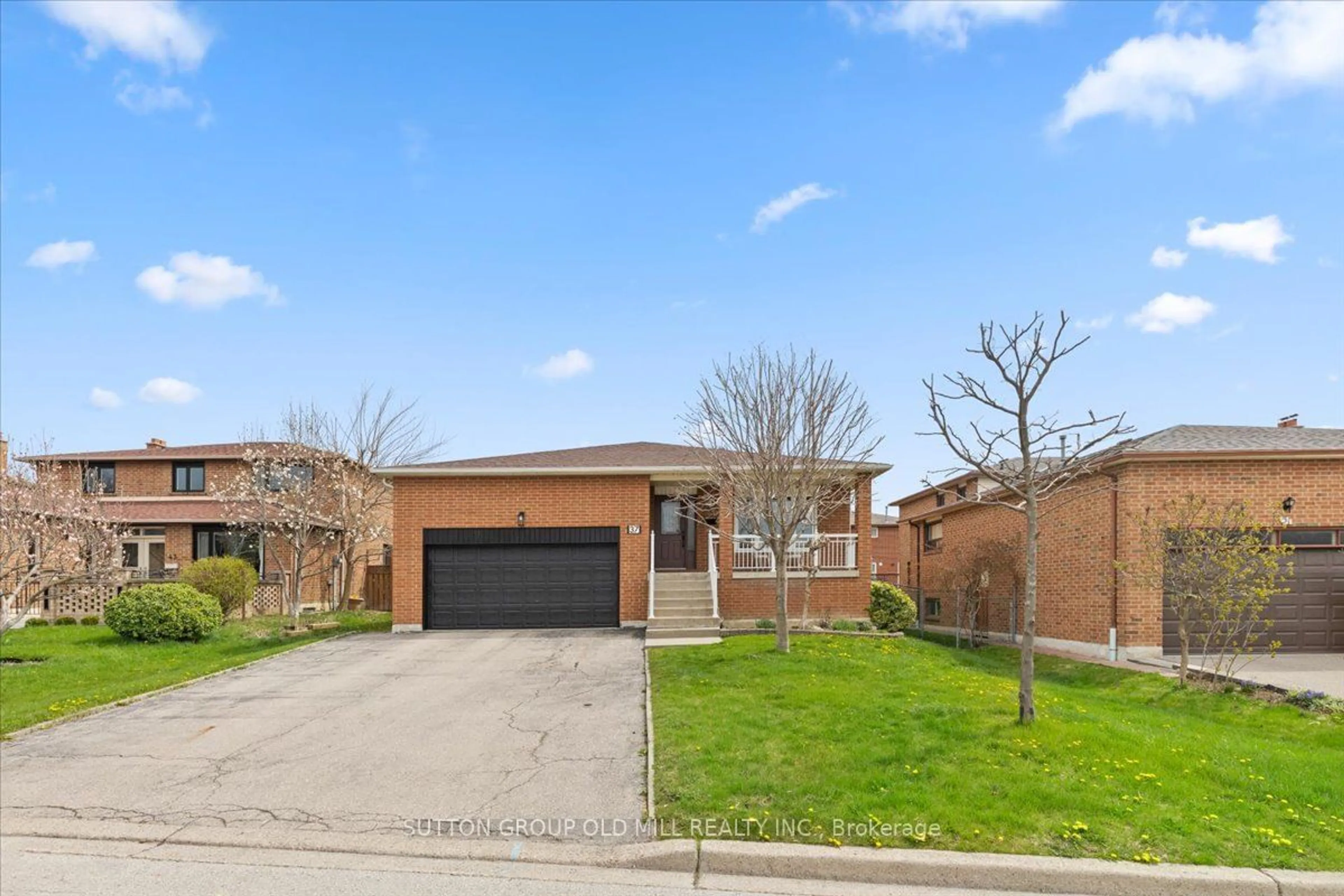 Frontside or backside of a home, the street view for 37 Brandy Cres, Vaughan Ontario L4L 3C5