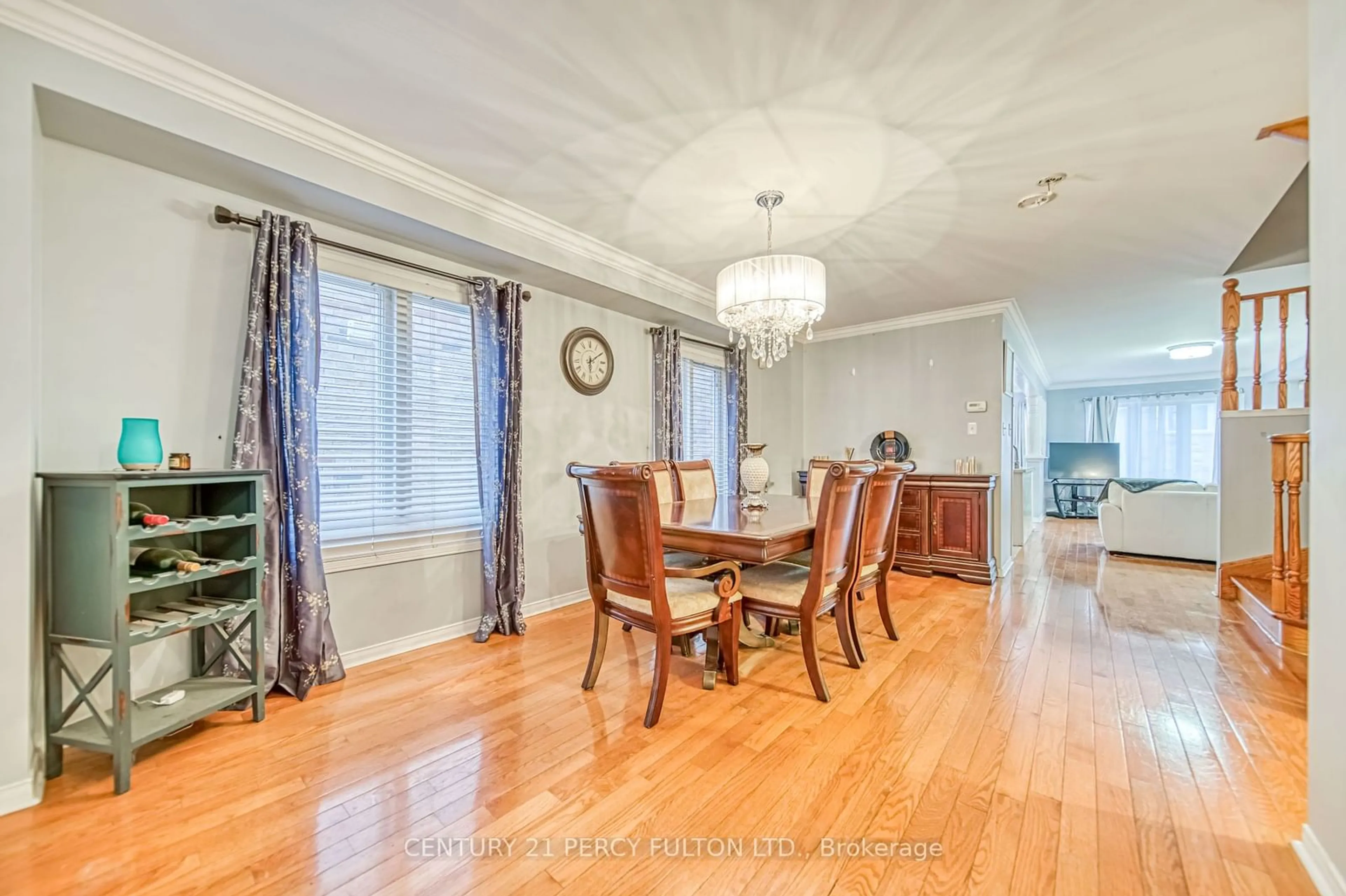 Dining room, wood floors, cottage for 107 Venice Gate Dr, Vaughan Ontario L4H 0E8