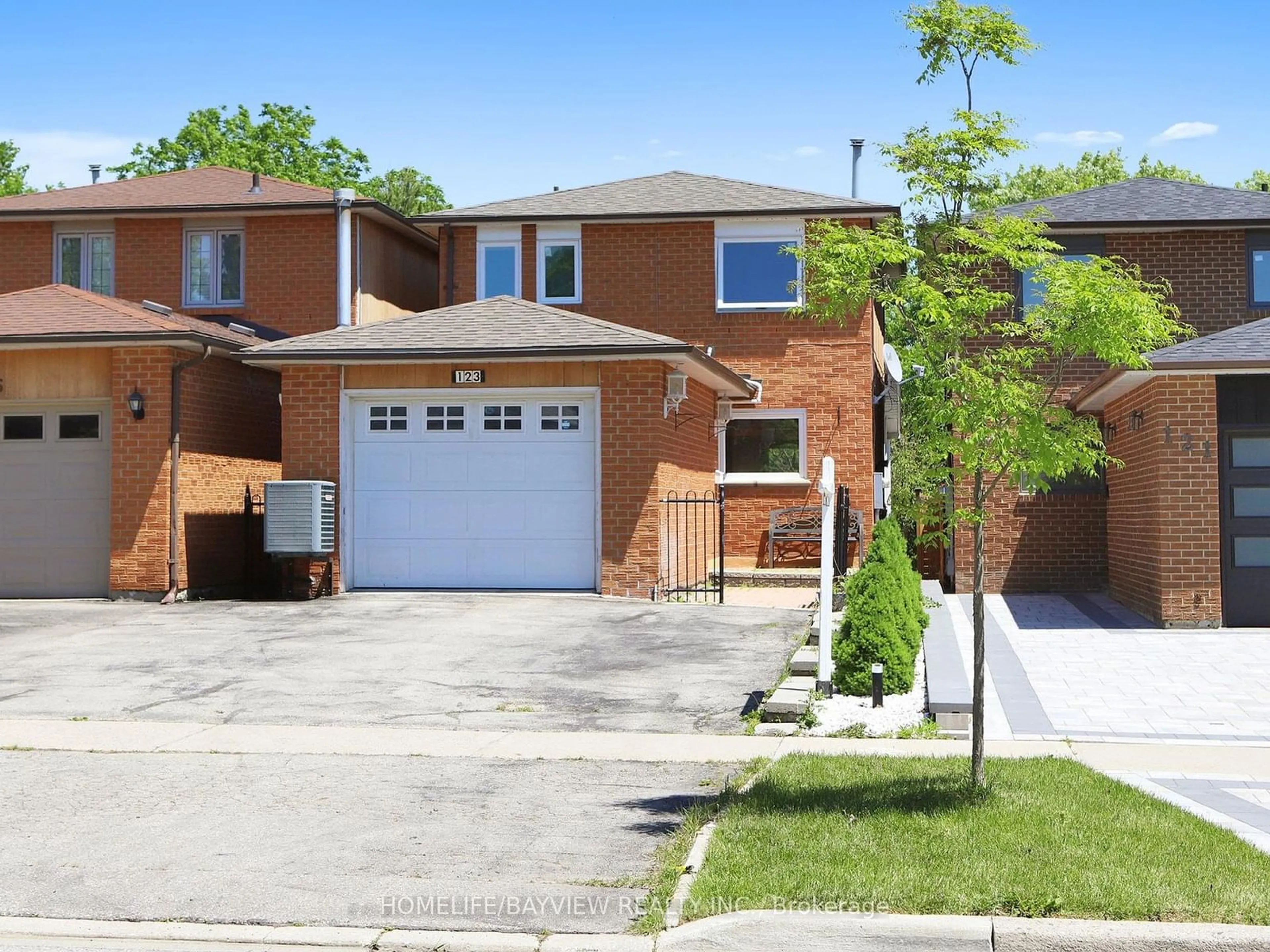 Home with brick exterior material for 123 Kersey Cres, Richmond Hill Ontario L4C 5X4