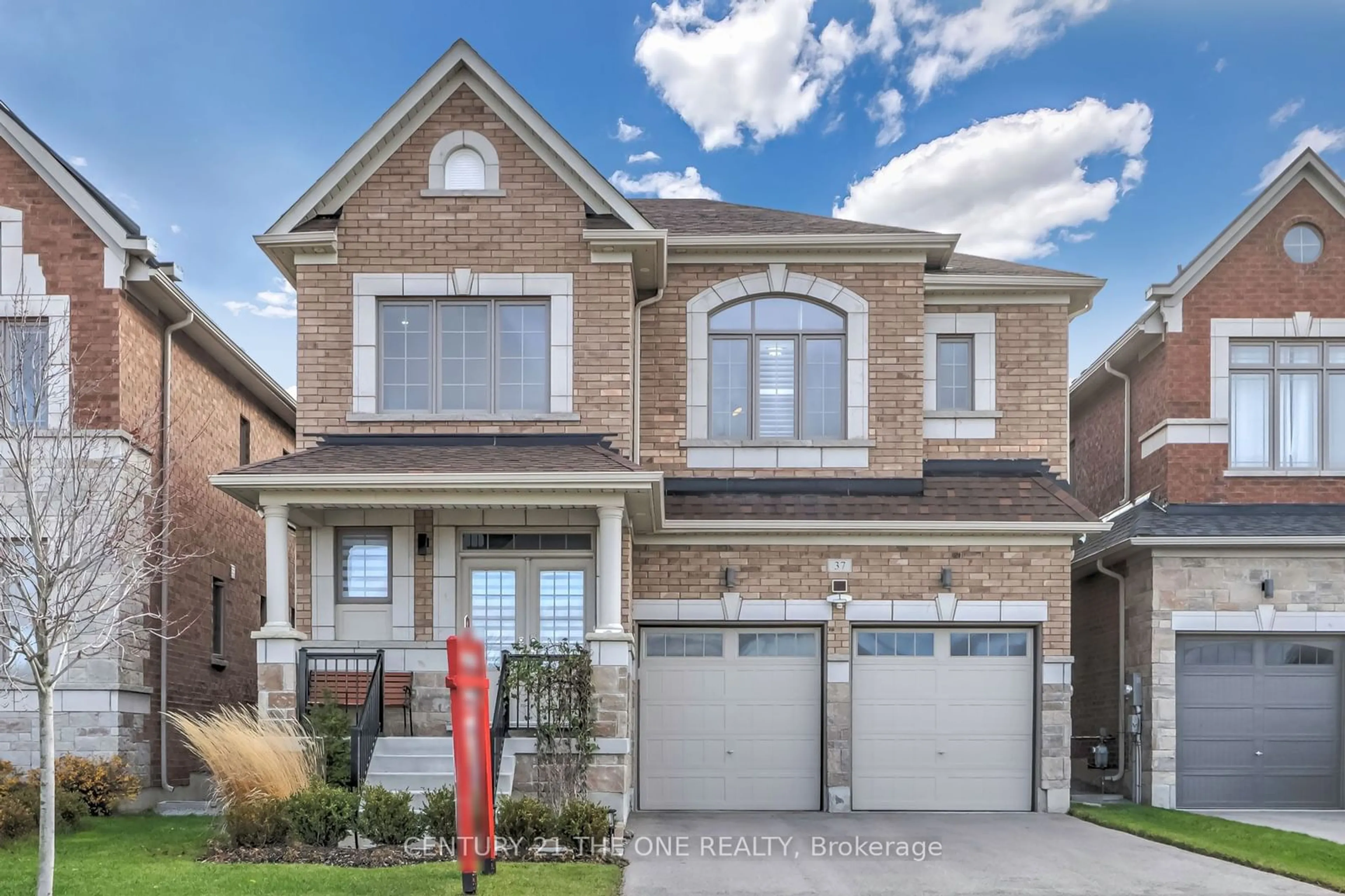 Home with brick exterior material for 37 Crimson King Way, East Gwillimbury Ontario L9N 0V1