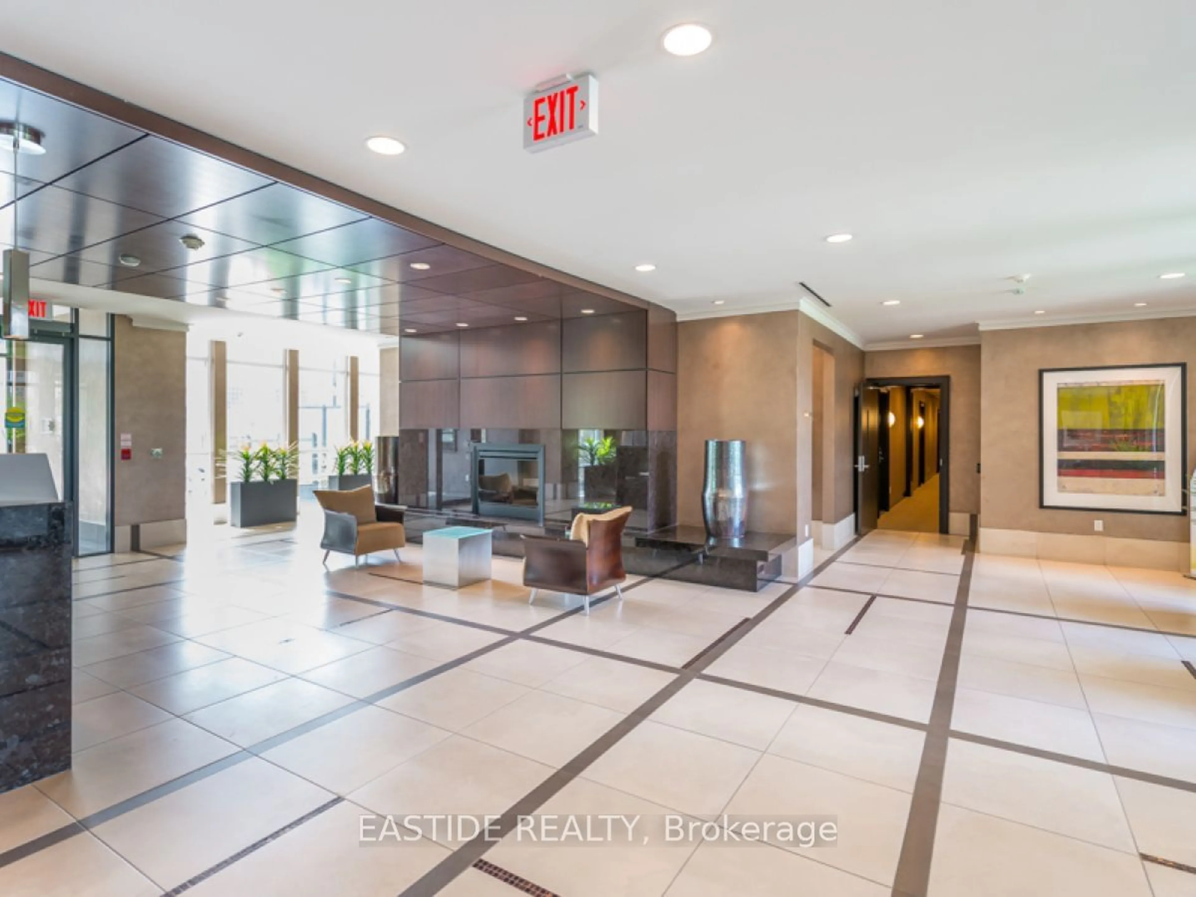 Indoor lobby for 131 Upper Duke Cres #607, Markham Ontario L6G 0C9