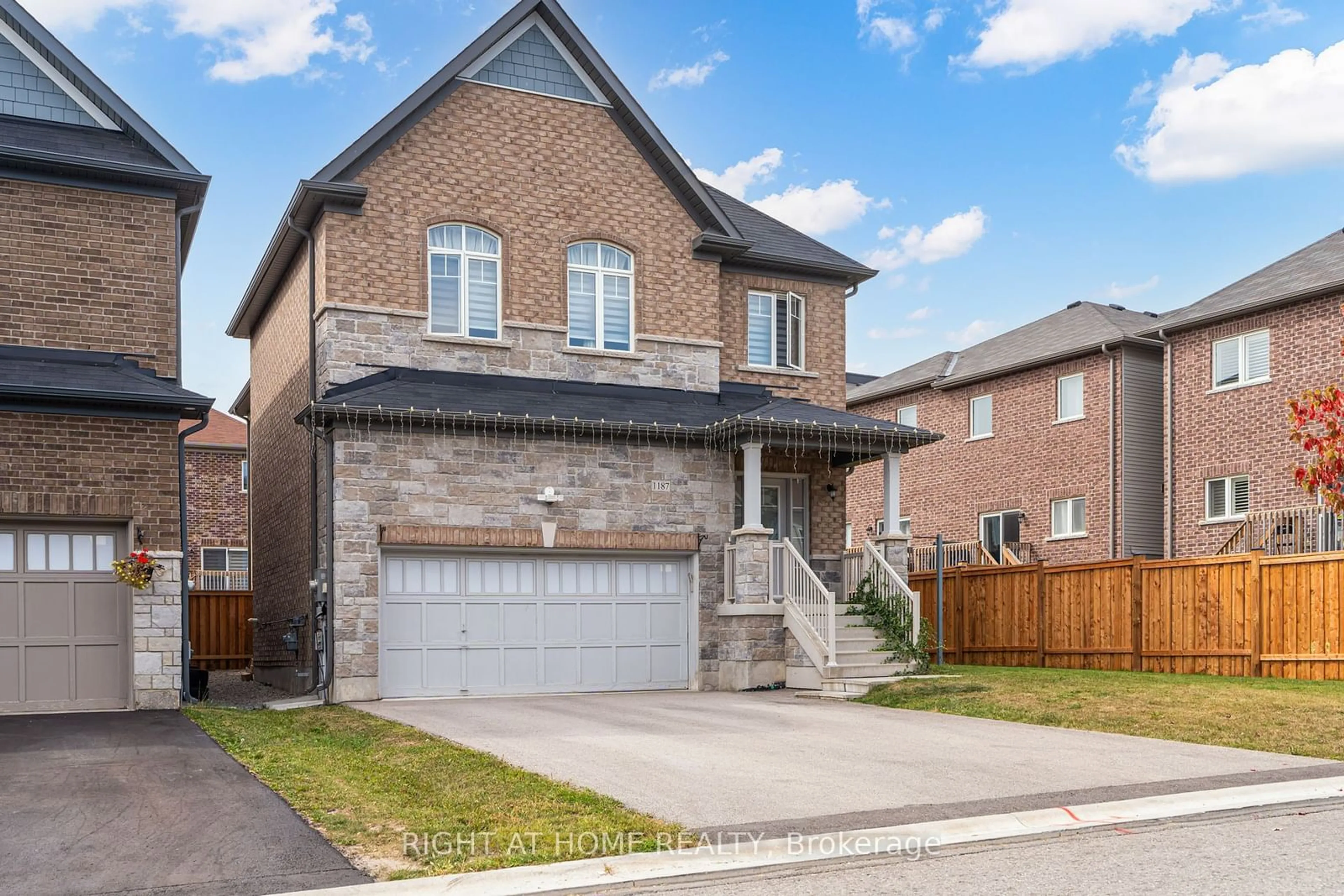 Home with brick exterior material for 1187 Peelar Cres, Innisfil Ontario L0L 1W0