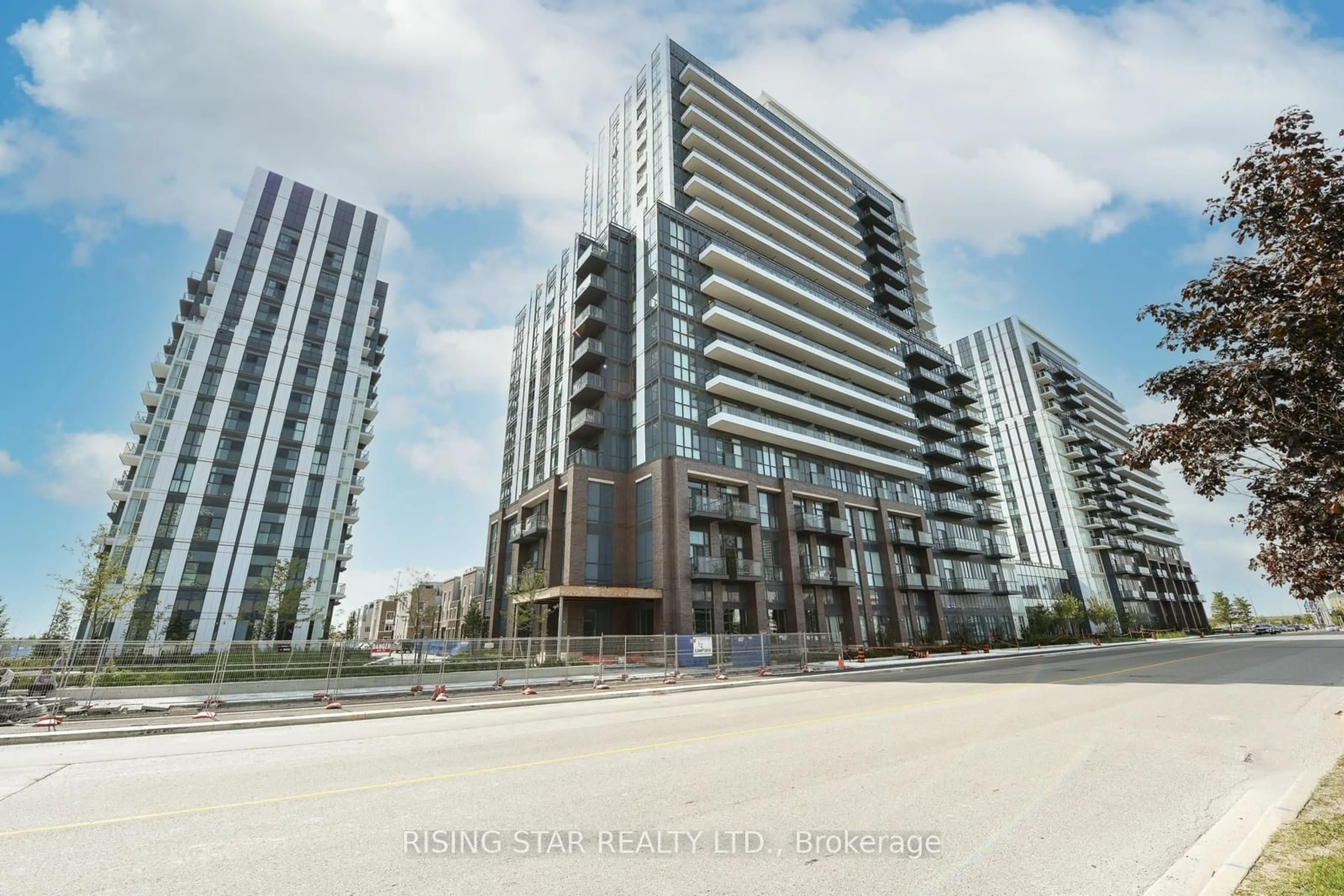 A pic from exterior of the house or condo, the street view for 60 honeycrisp Cres #617, Vaughan Ontario L4K 0M7