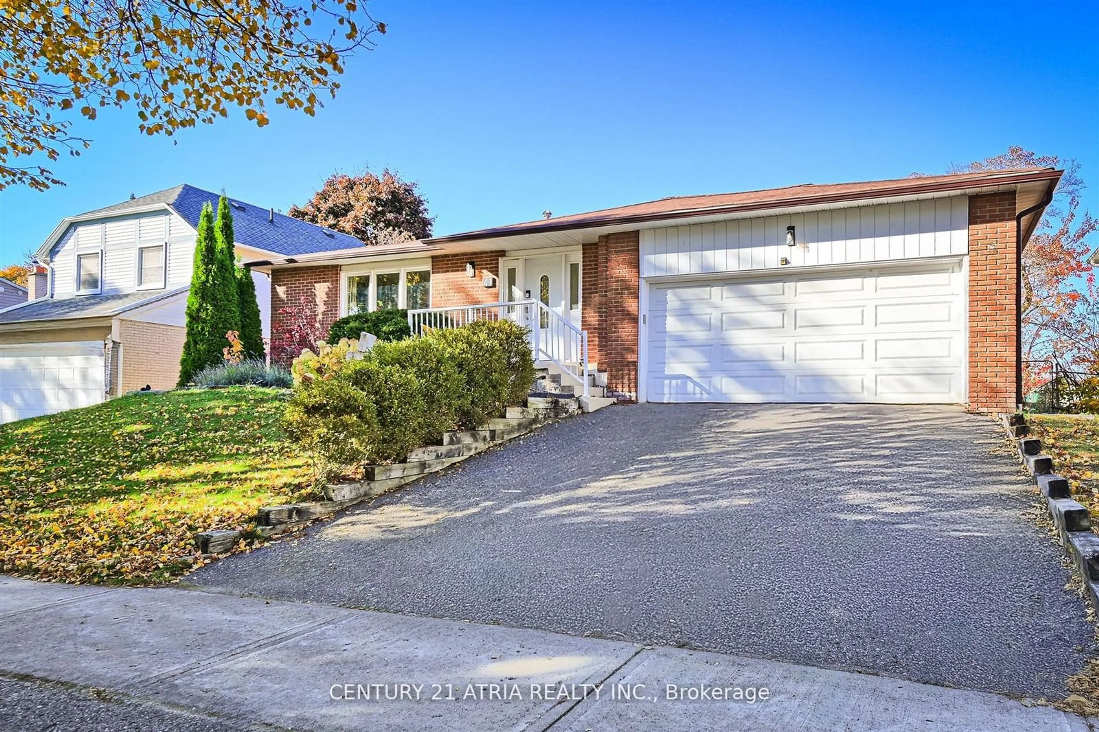 Frontside or backside of a home, the street view for 41 Pringle Ave, Markham Ontario L3P 2P3