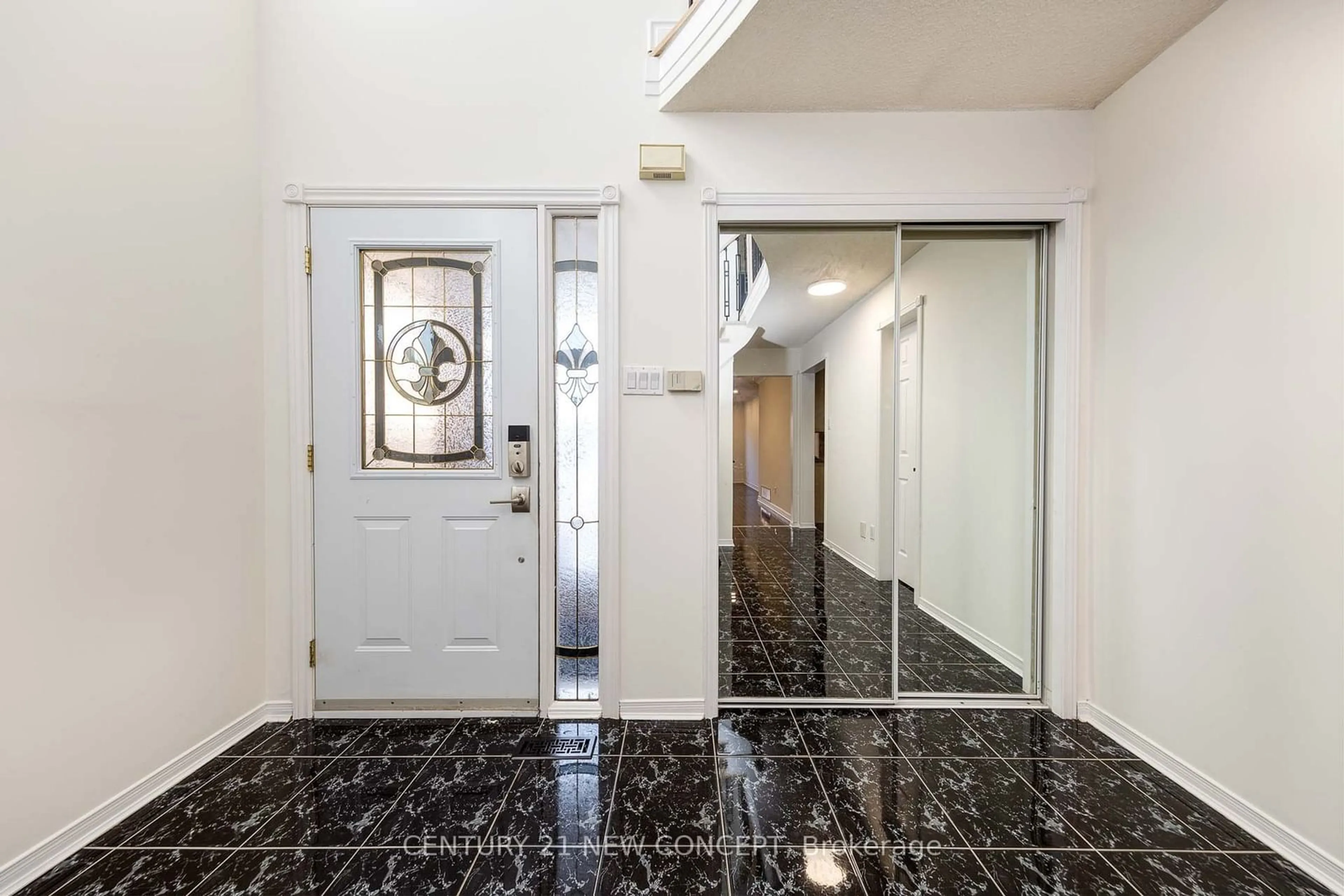 Indoor foyer, wood floors for 324 Conley St, Vaughan Ontario L4J 2Z9