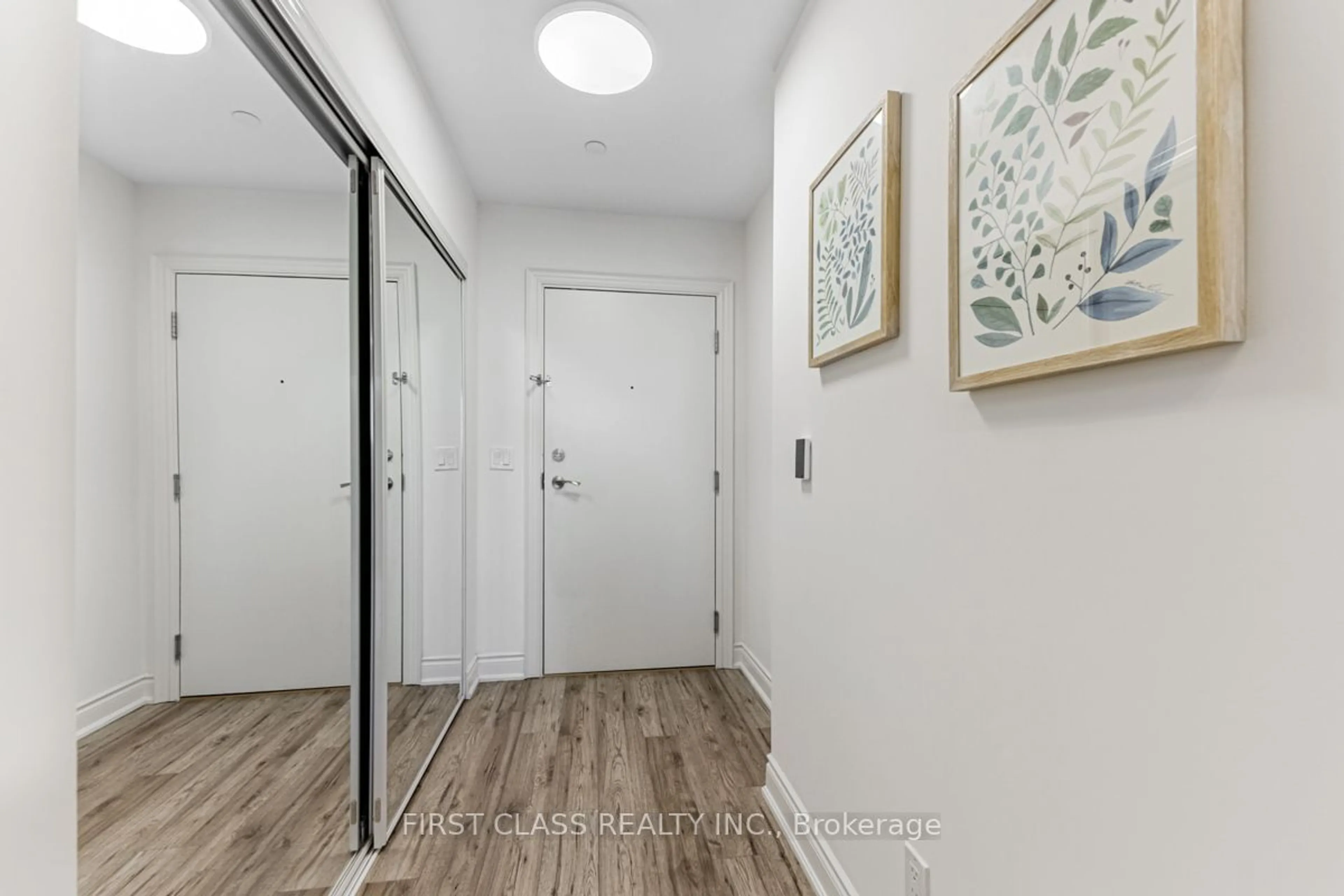 Indoor entryway, wood floors for 33 Clegg Rd #918, Markham Ontario L6G 0G6