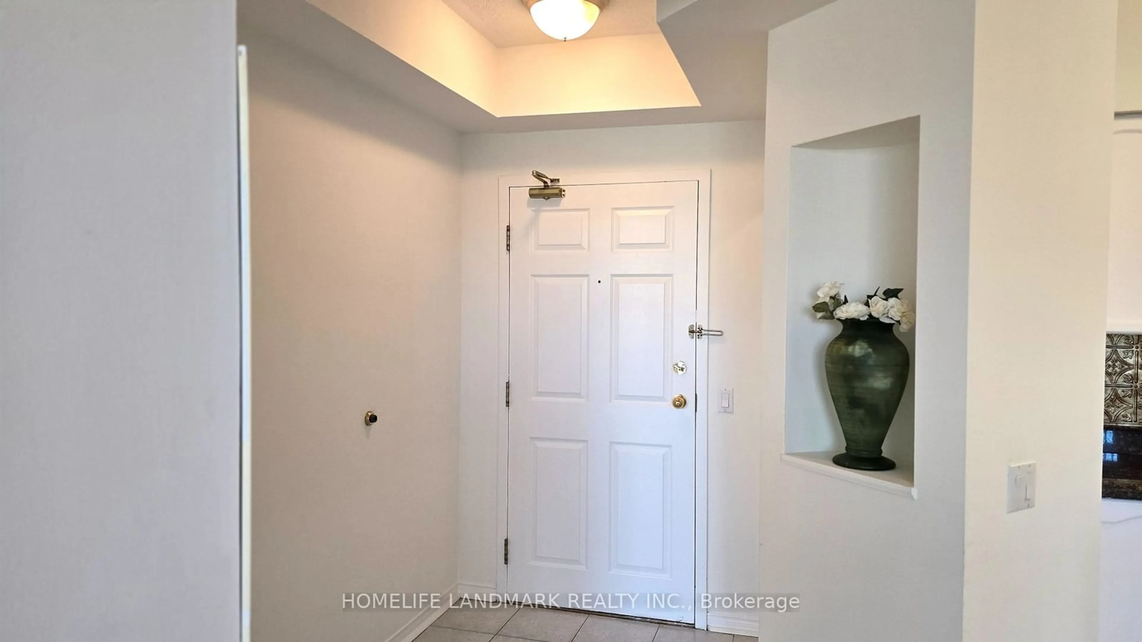 Indoor entryway, not visible floor for 7378 Yonge St #303, Vaughan Ontario L4J 8J1