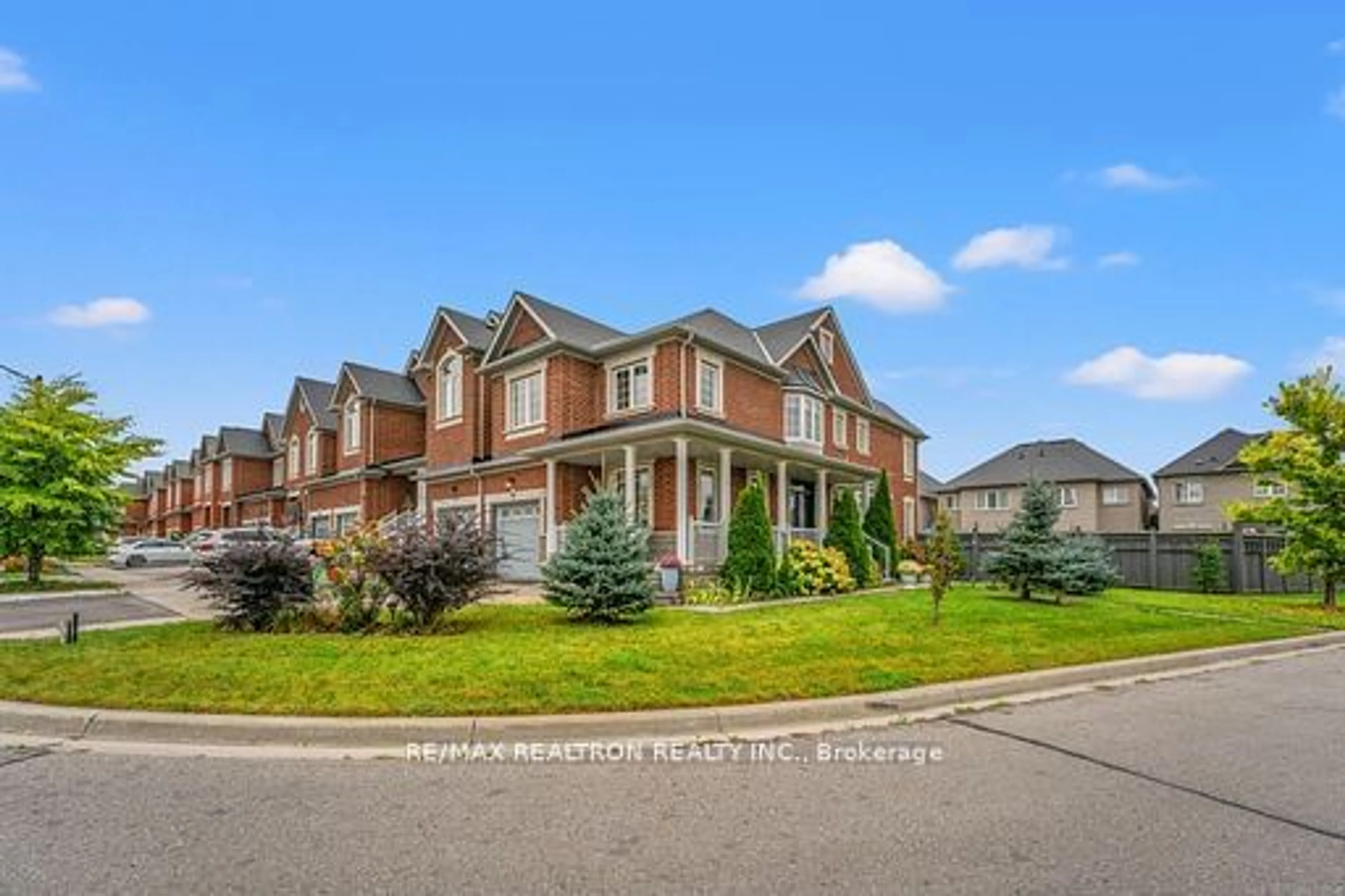 Frontside or backside of a home, the street view for 66 Walter Sinclair Crt, Richmond Hill Ontario L4E 0X1