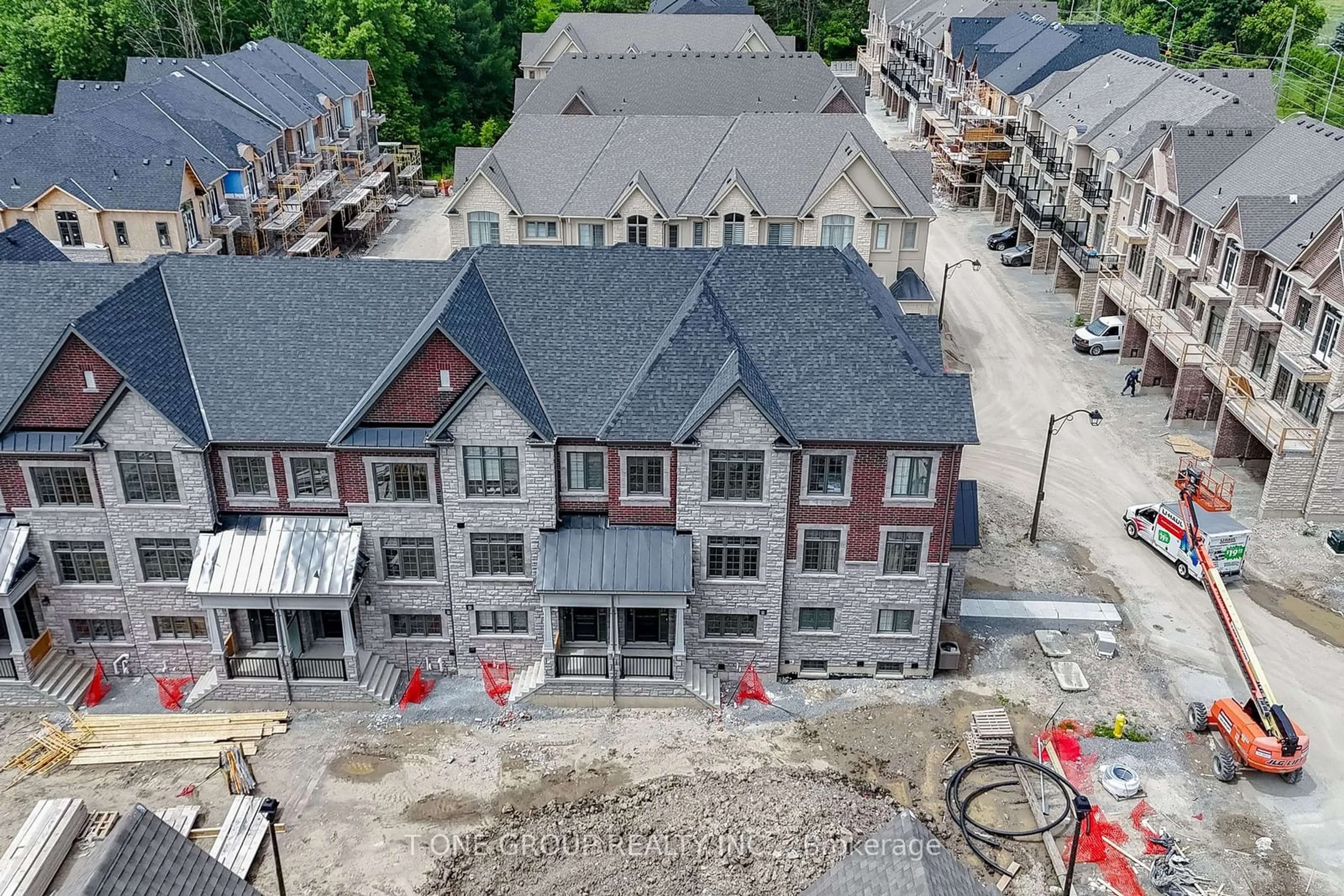 A pic from exterior of the house or condo, the front or back of building for 3 Bright Terrace Way, Markham Ontario L6C 3L5