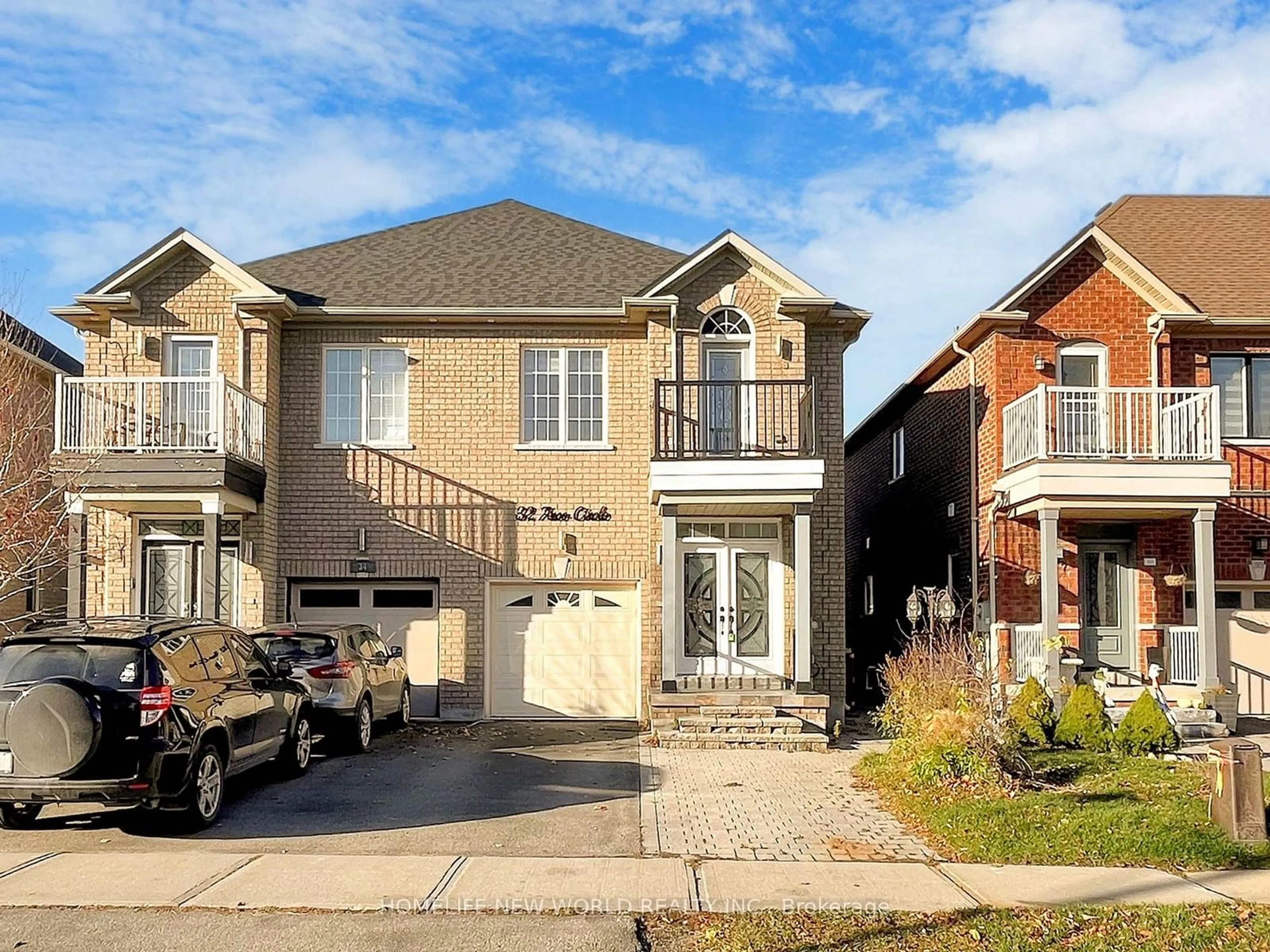 Frontside or backside of a home, the street view for 32 Arco Circ, Vaughan Ontario L6A 3Z7