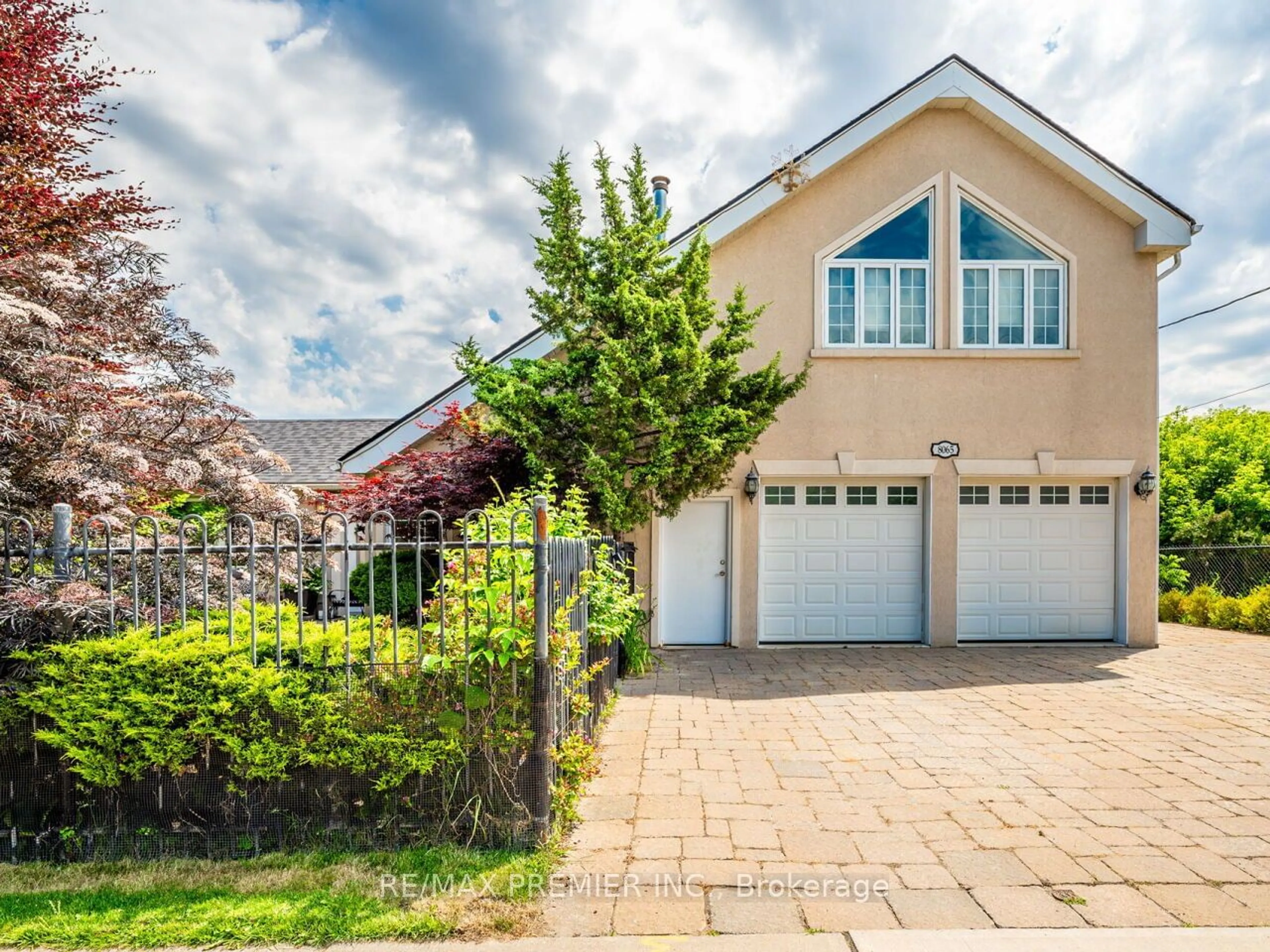 Frontside or backside of a home, cottage for 8065 Kipling Ave, Vaughan Ontario L4L 2A2