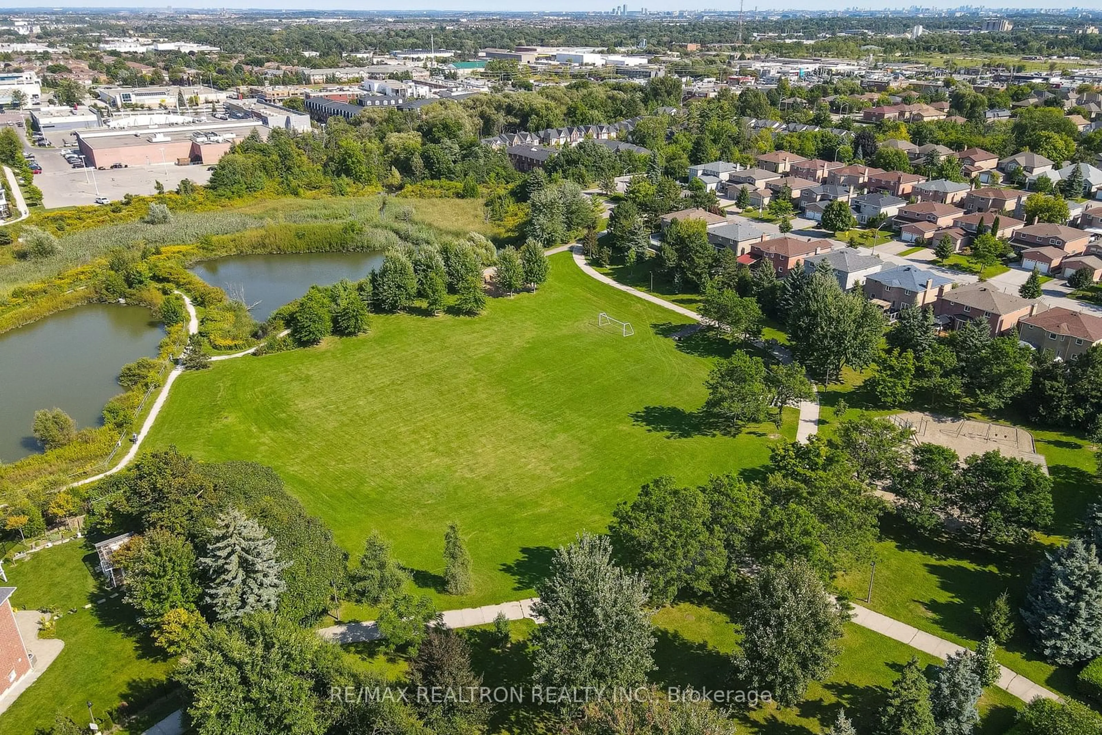 A pic from exterior of the house or condo, the view of lake or river for 18 Gracedale Dr, Richmond Hill Ontario L4C 0Y3