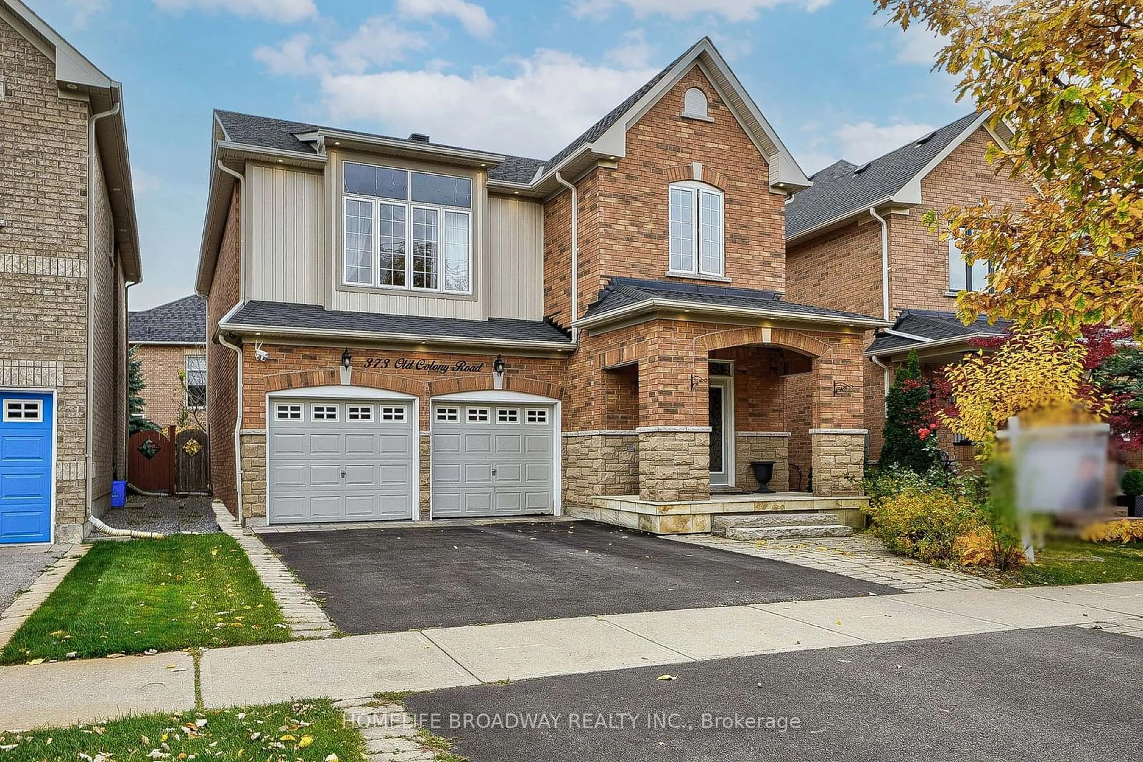 Home with brick exterior material for 373 Old Colony Rd, Richmond Hill Ontario L4E 5B2