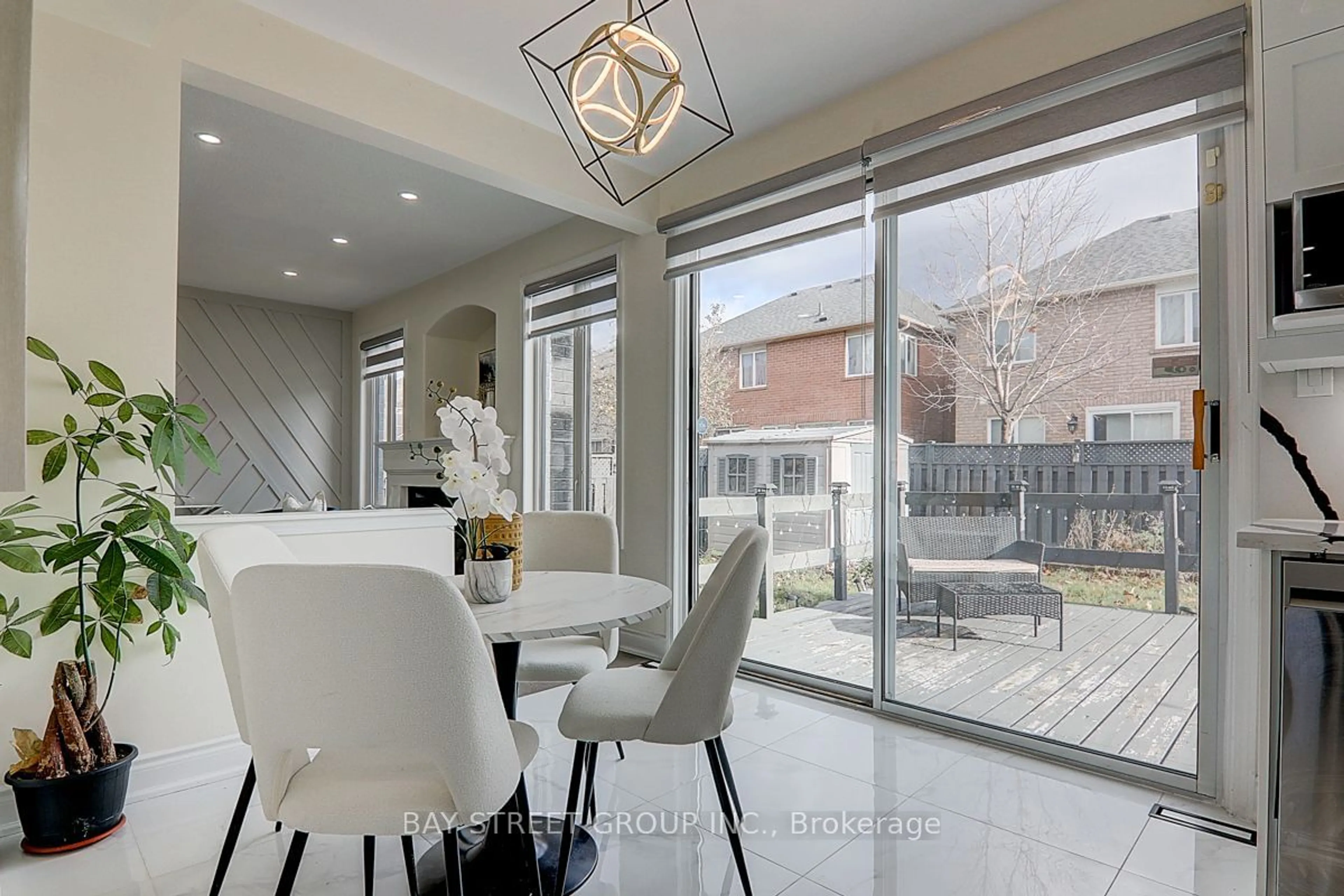 Dining room, wood floors for 409 John Deisman Blvd, Vaughan Ontario L6A 3G7