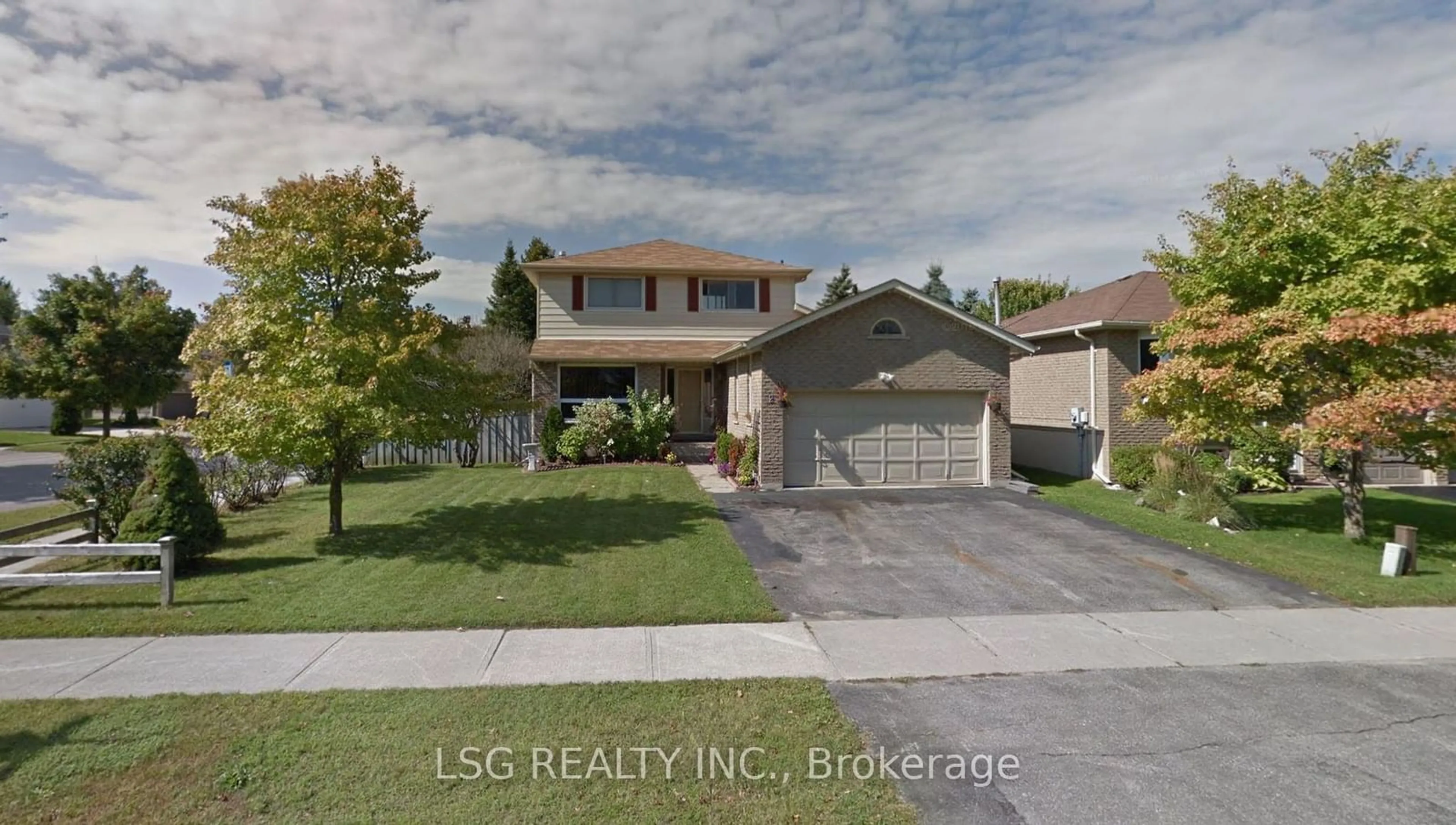 Frontside or backside of a home, the street view for 2 Windover Dr, Georgina Ontario L4P 3L8