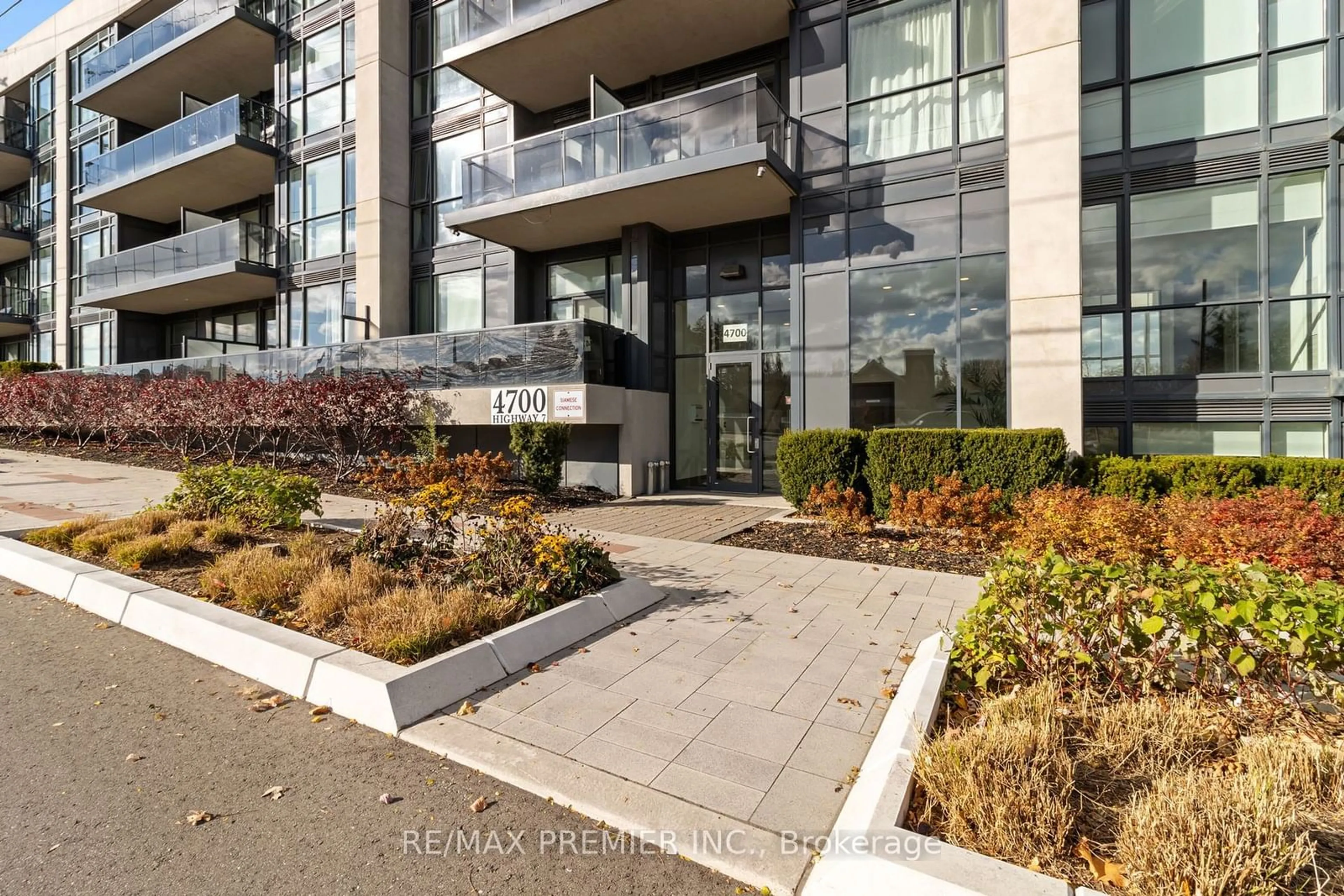 A pic from exterior of the house or condo, the street view for 4700 Highway 7 #101, Vaughan Ontario L4L 0B4