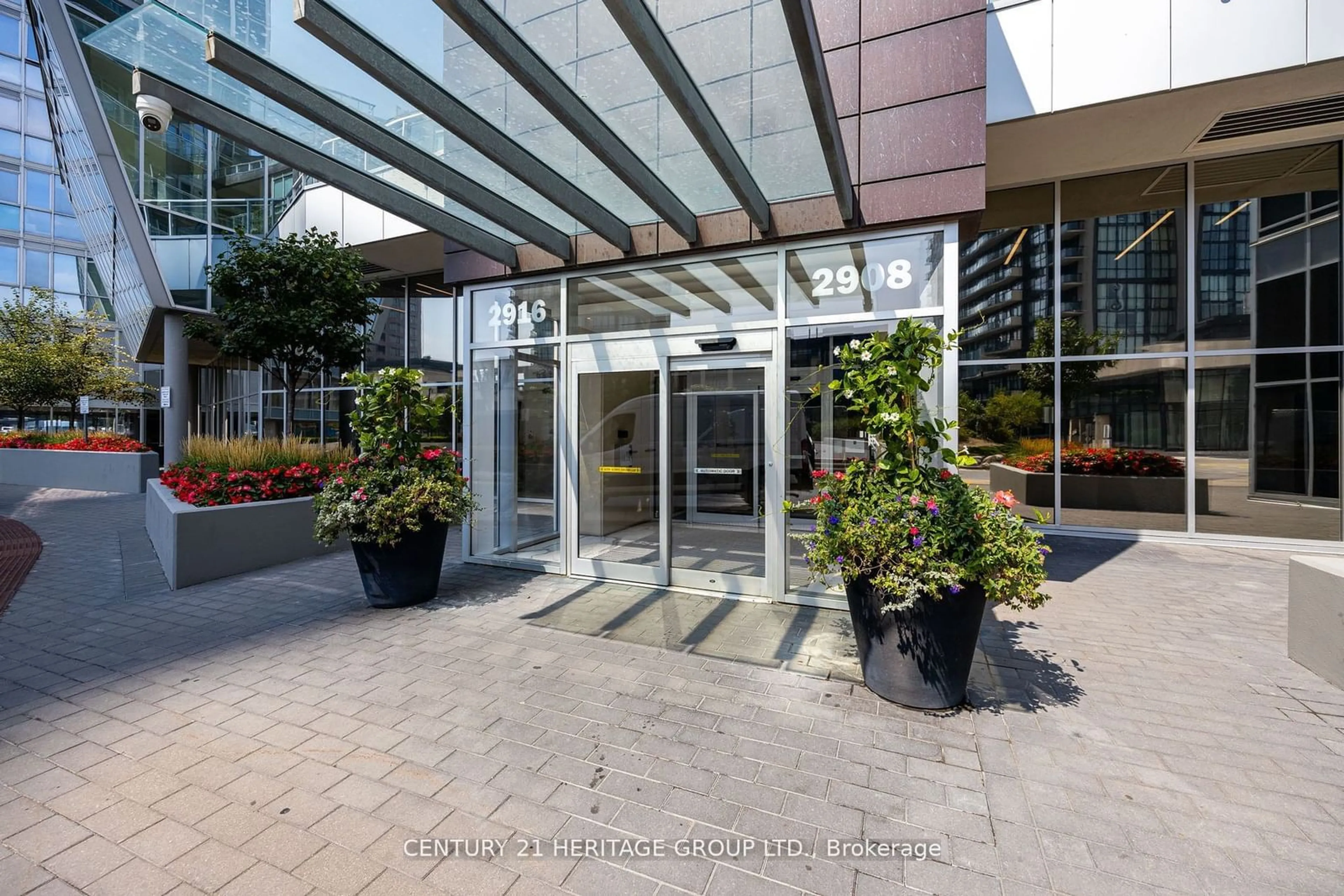 Indoor foyer, ceramic floors for 2916 Highway 7 Rd #1807, Vaughan Ontario L4K 0K6