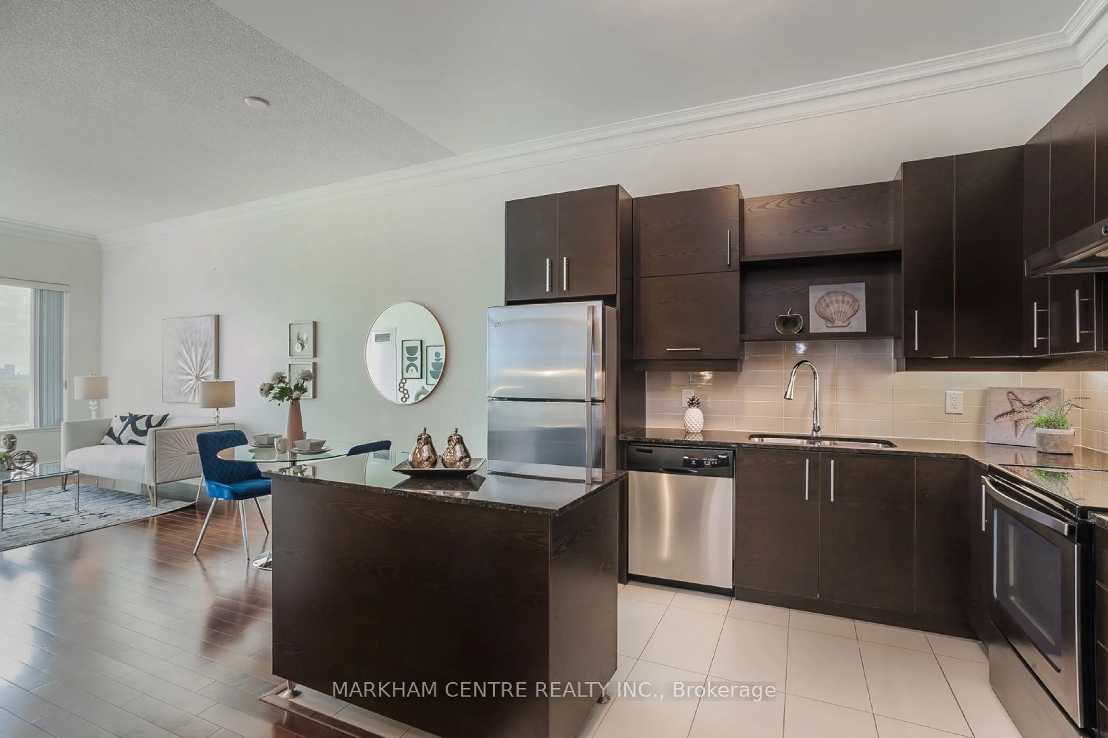 Open concept kitchen for 325 South Park Rd #Ph07, Markham Ontario L3T 0B8