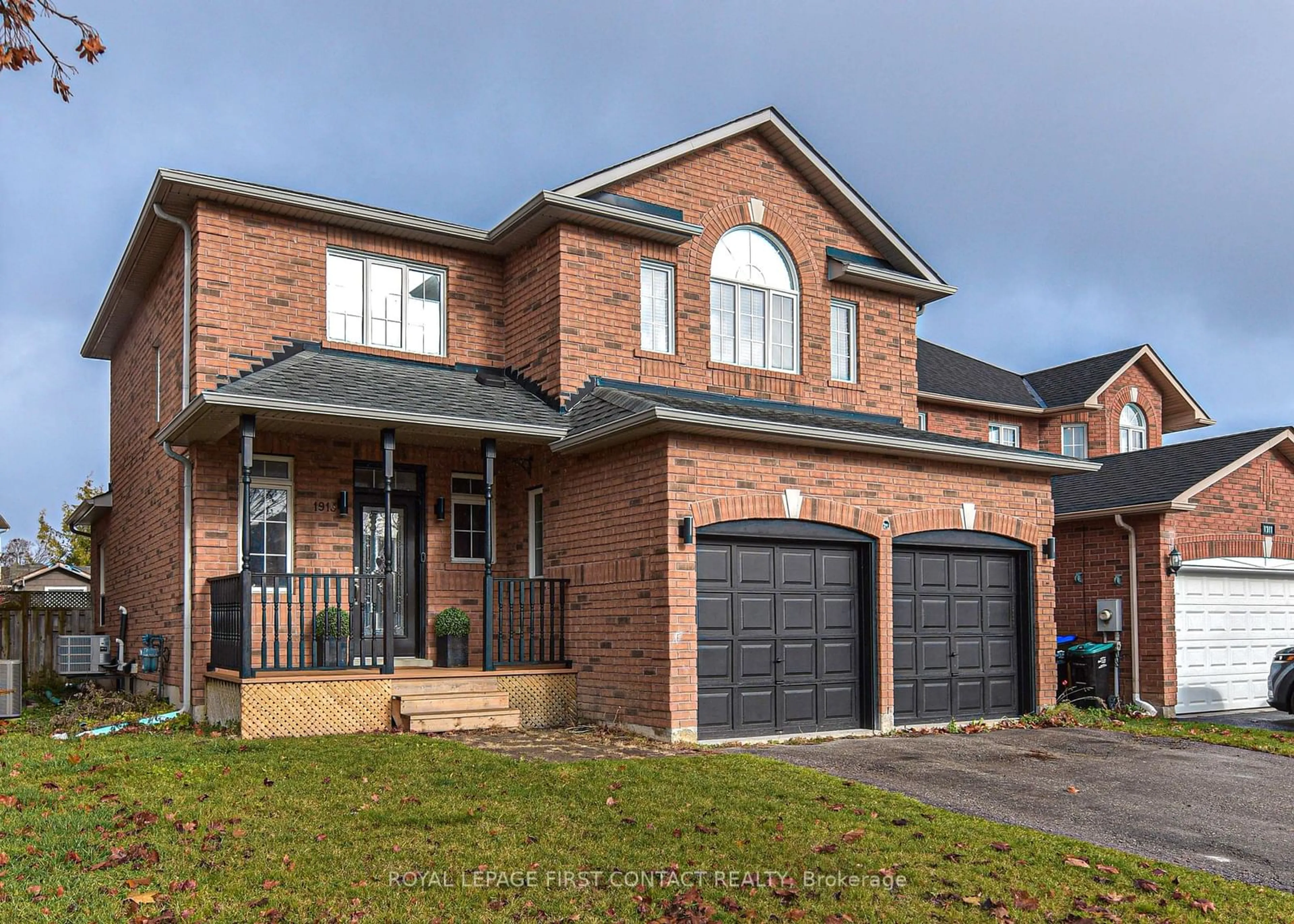 Home with brick exterior material for 1913 Emerald Crt, Innisfil Ontario L9S 2A4