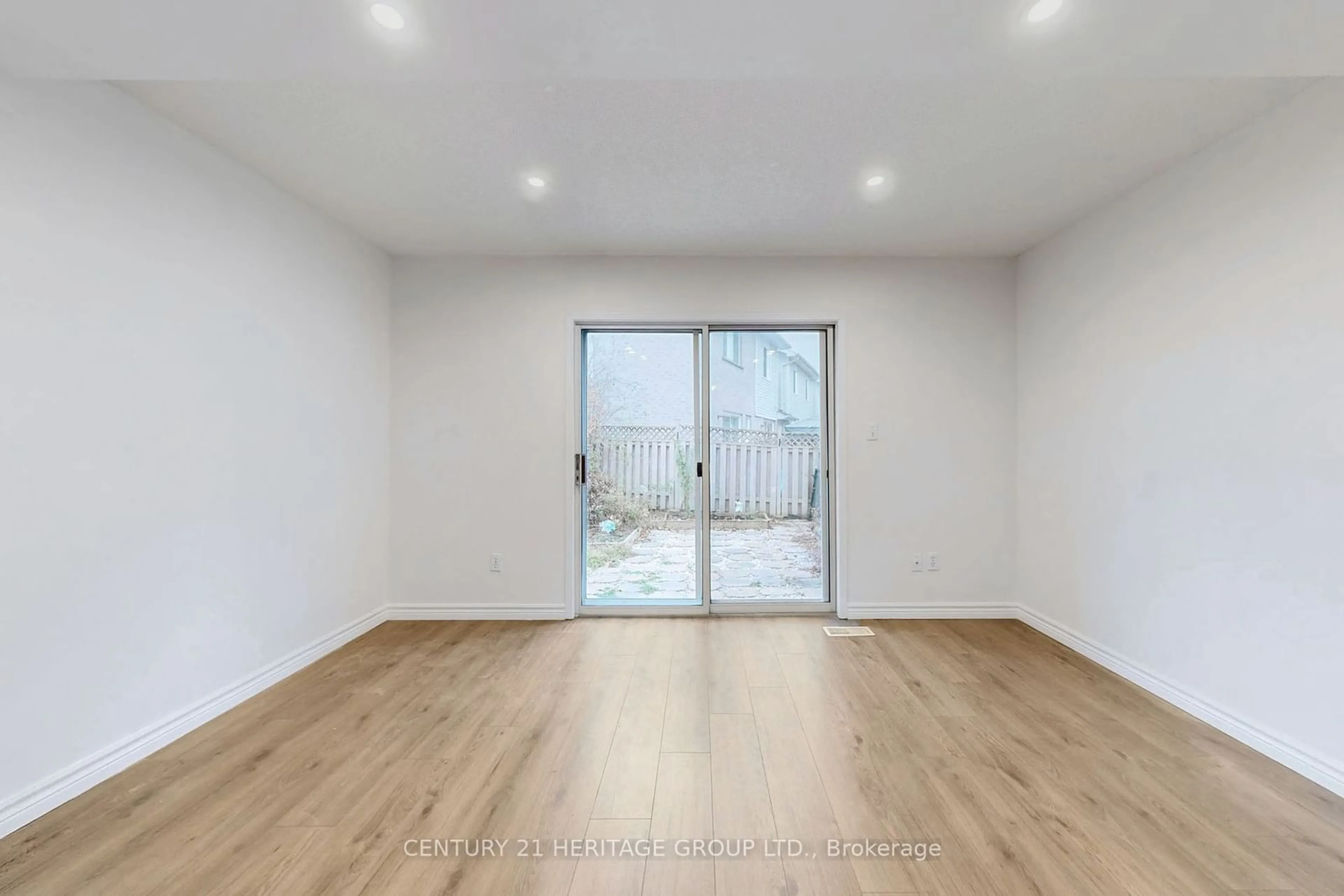 A pic of a room, wood floors for 12 Mckinnon Crt, Newmarket Ontario L3Y 8L6