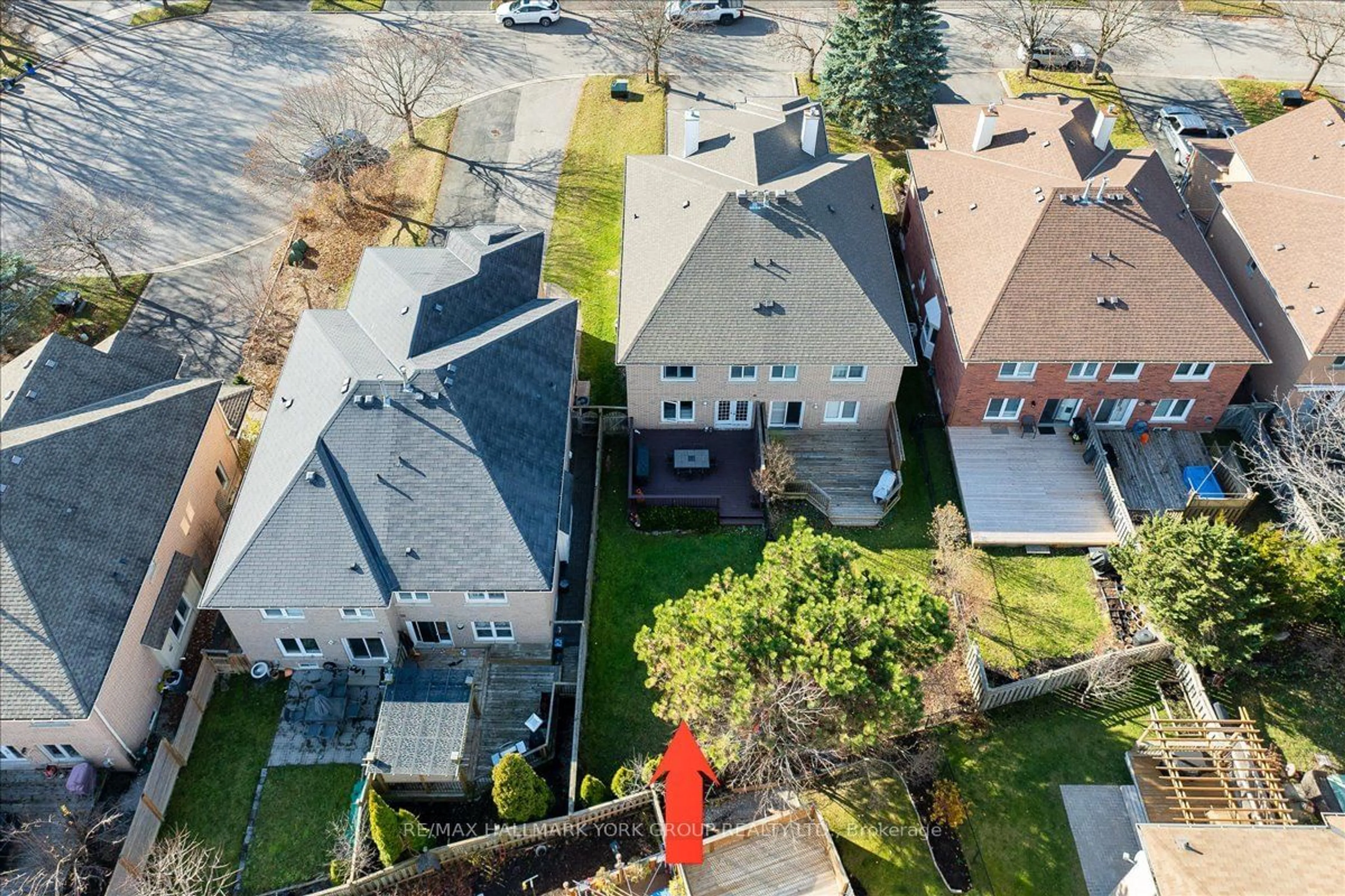 A pic from exterior of the house or condo, the street view for 22 Widdifield Ave, Newmarket Ontario L3X 1Z4