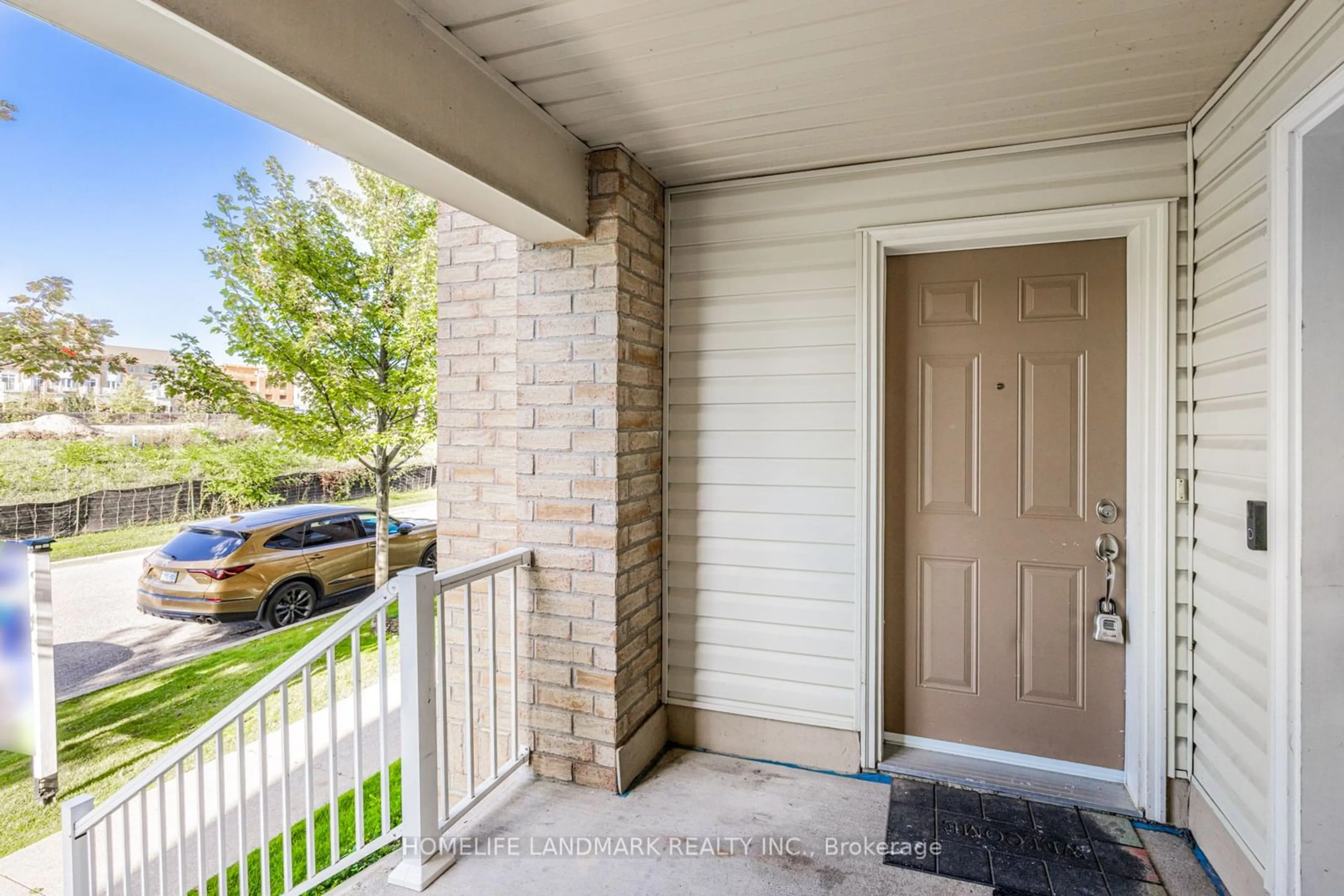 Indoor entryway for 85 Sunrise Dr, Markham Ontario L3R 1A1