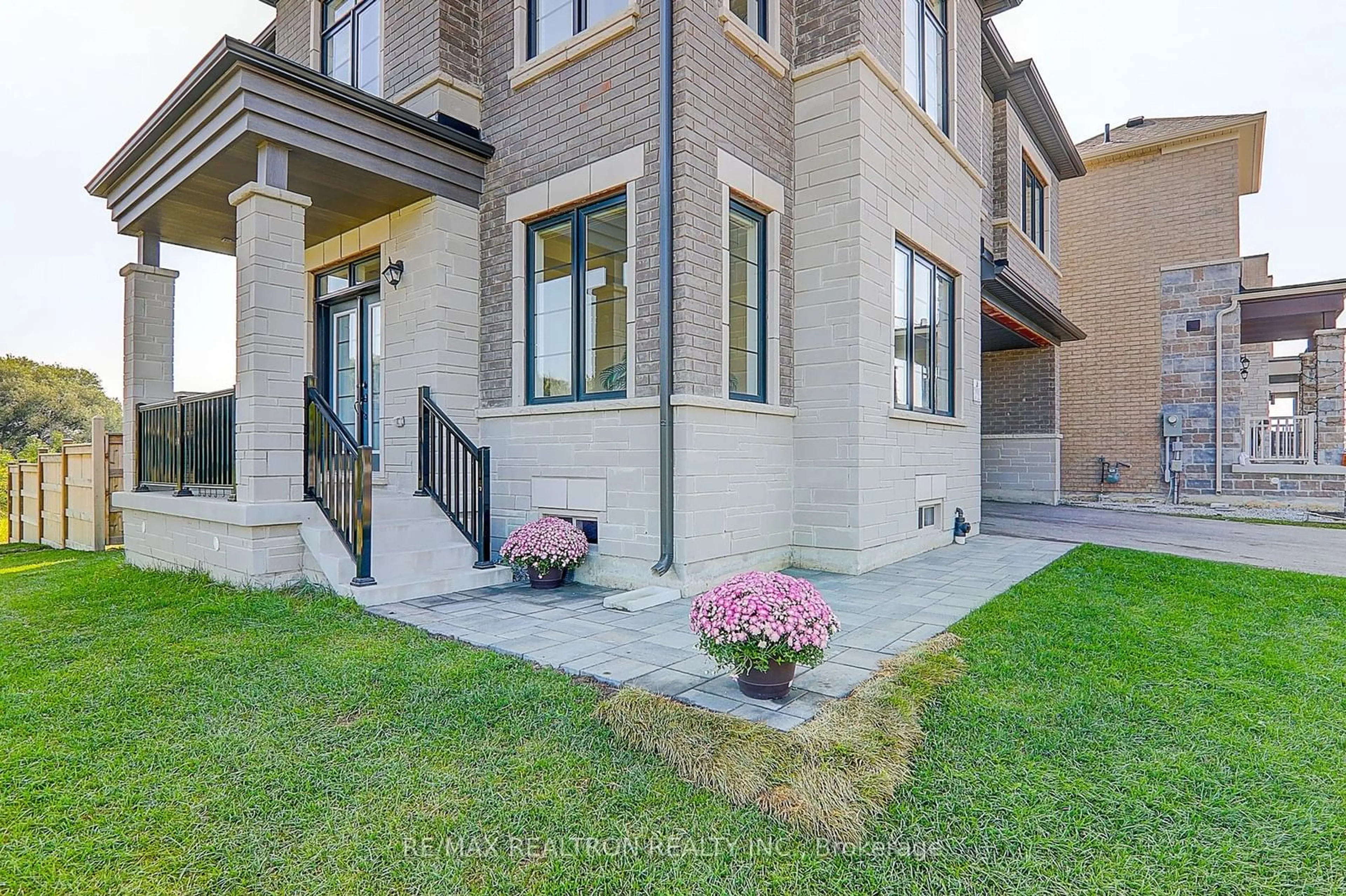 Home with brick exterior material for 175 Bawden Dr, Richmond Hill Ontario L4S 1N5