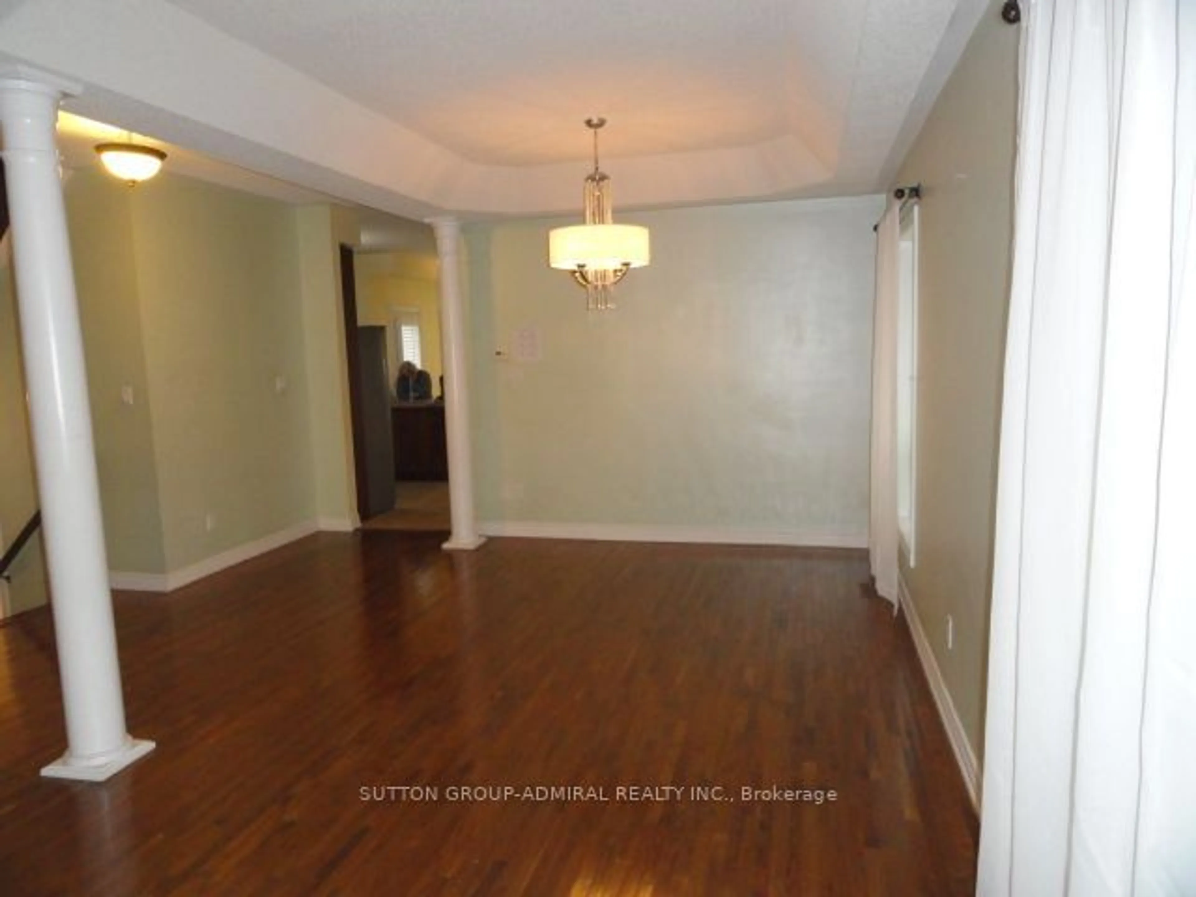 A pic of a room, wood floors for 108 Littleside St, Richmond Hill Ontario L4E 3V7