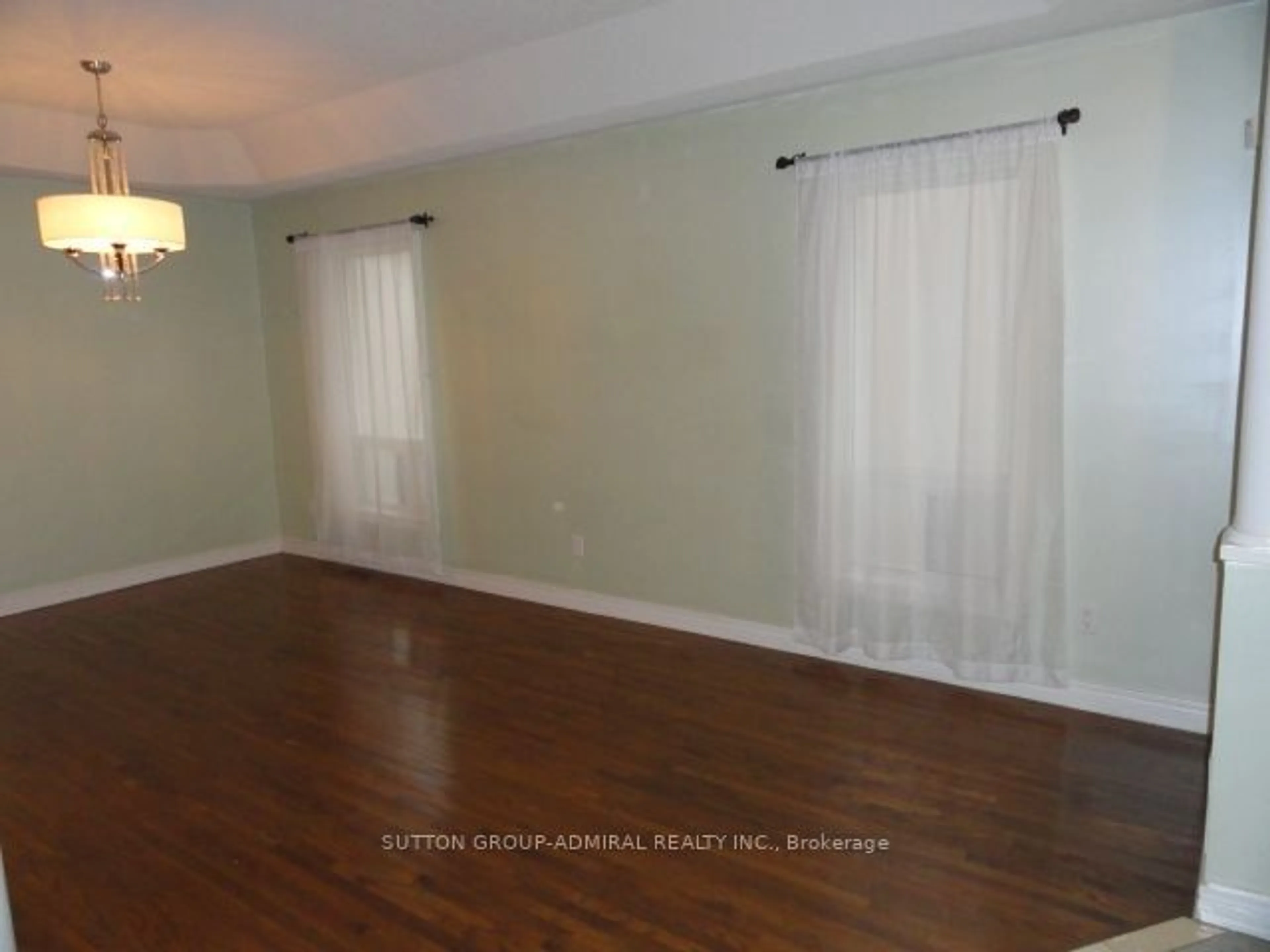 A pic of a room, wood floors for 108 Littleside St, Richmond Hill Ontario L4E 3V7