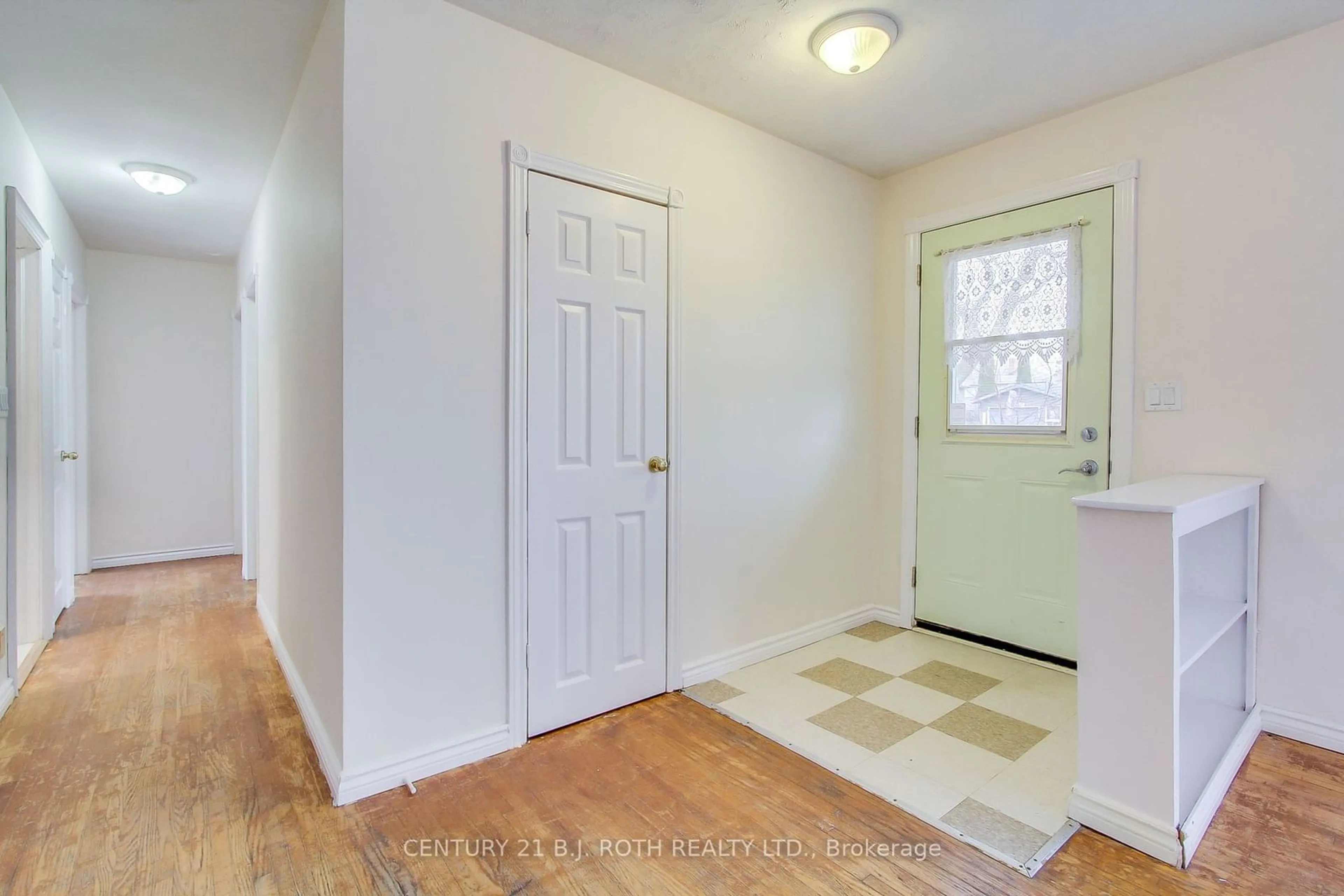 Indoor entryway, wood floors for 51 Albert St, Brock Ontario L0E 1E0