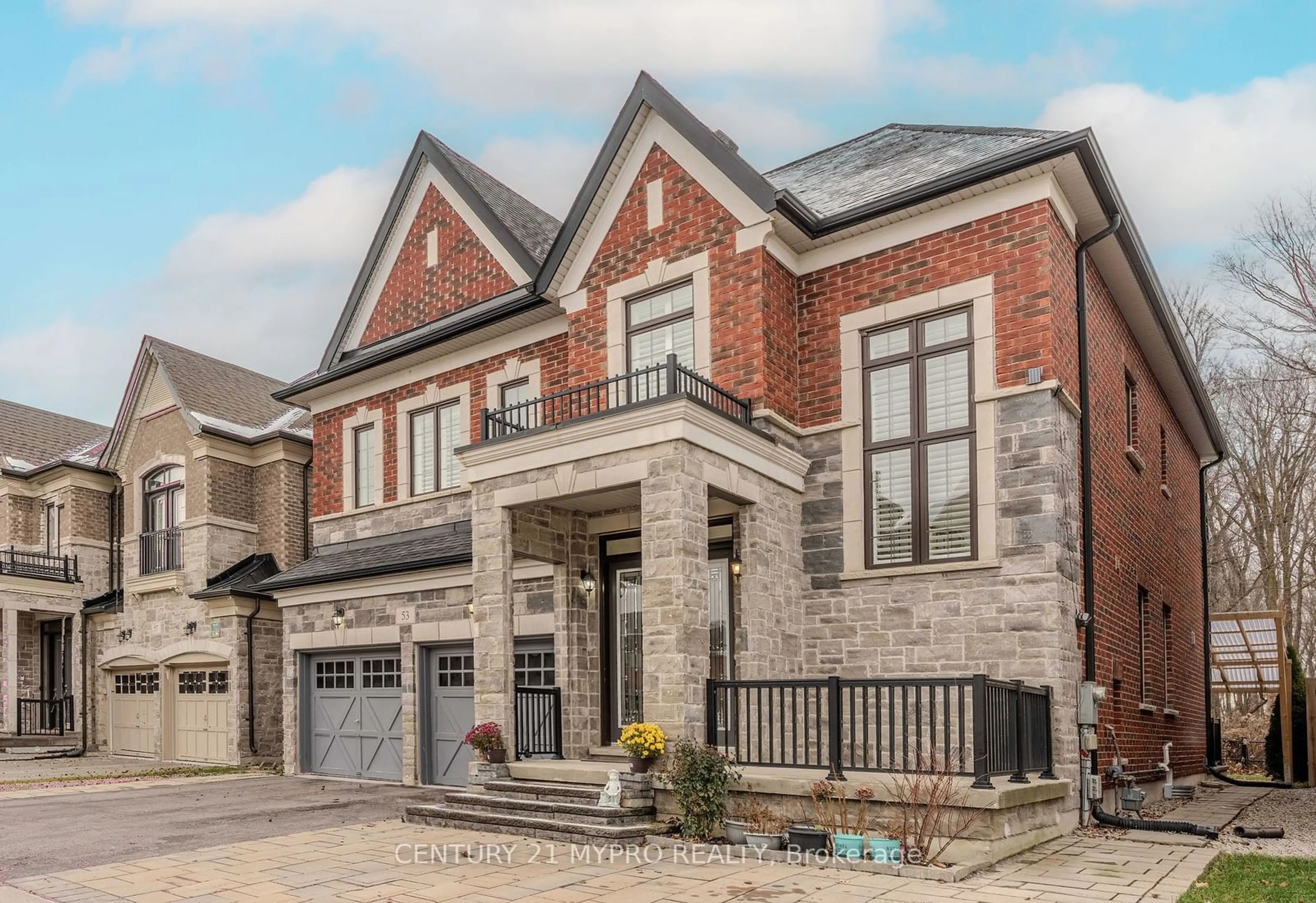 Home with brick exterior material for 53 Strawbridge Farm Dr, Aurora Ontario L4G 0T9