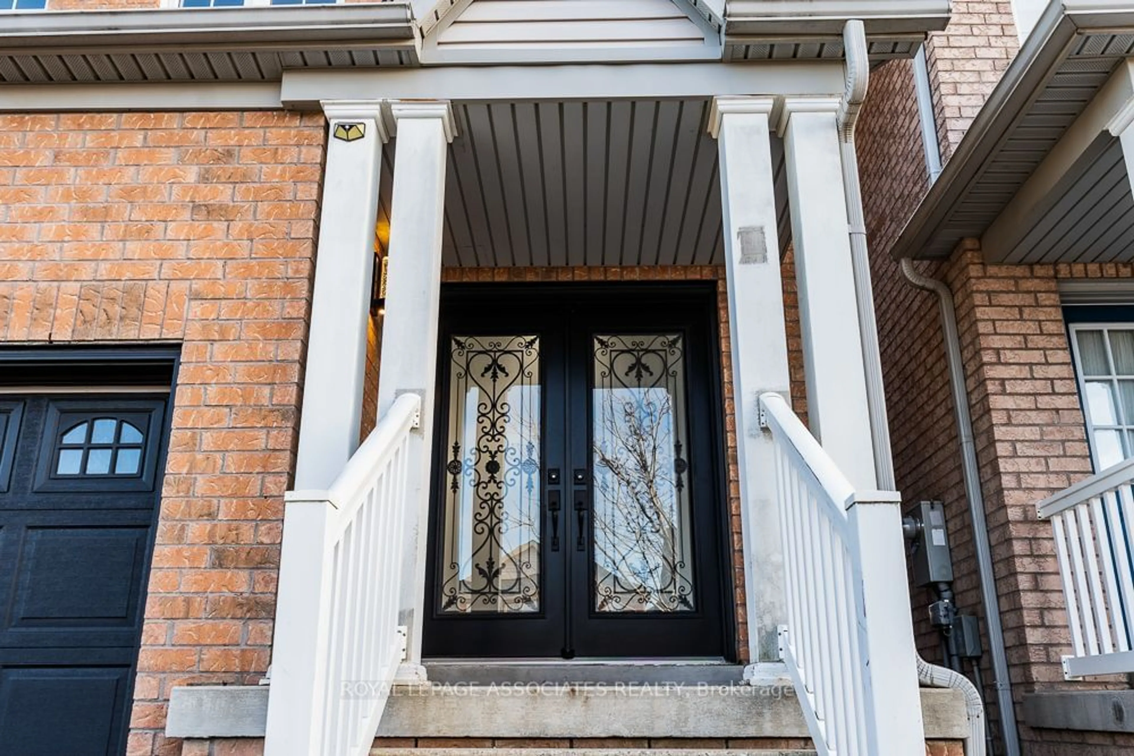 Indoor entryway, wood floors for 9 Charles Brown Rd, Markham Ontario L3S 4T3