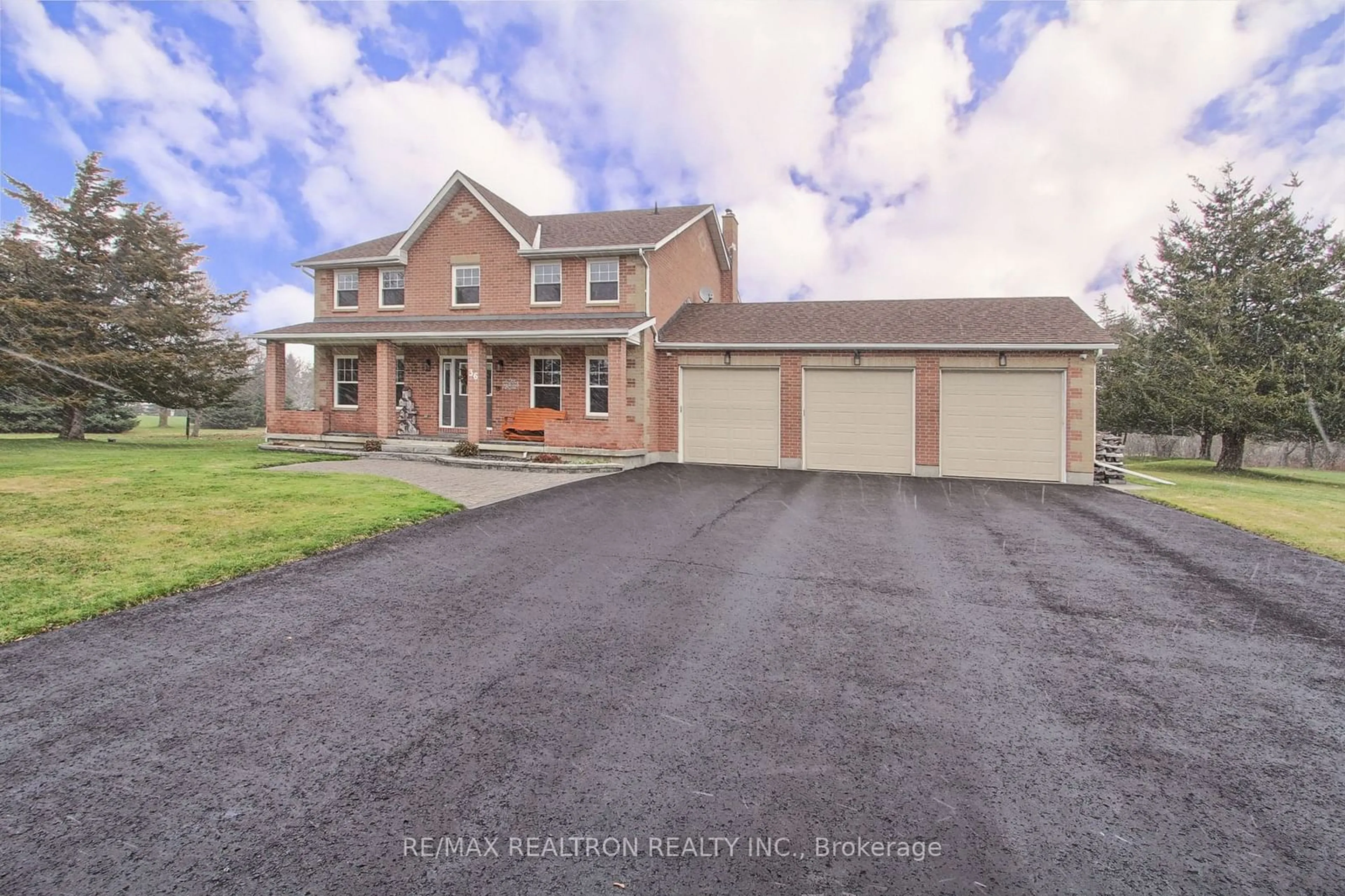 Frontside or backside of a home, the street view for 36 Audubon Way, Georgina Ontario L0E 1A0