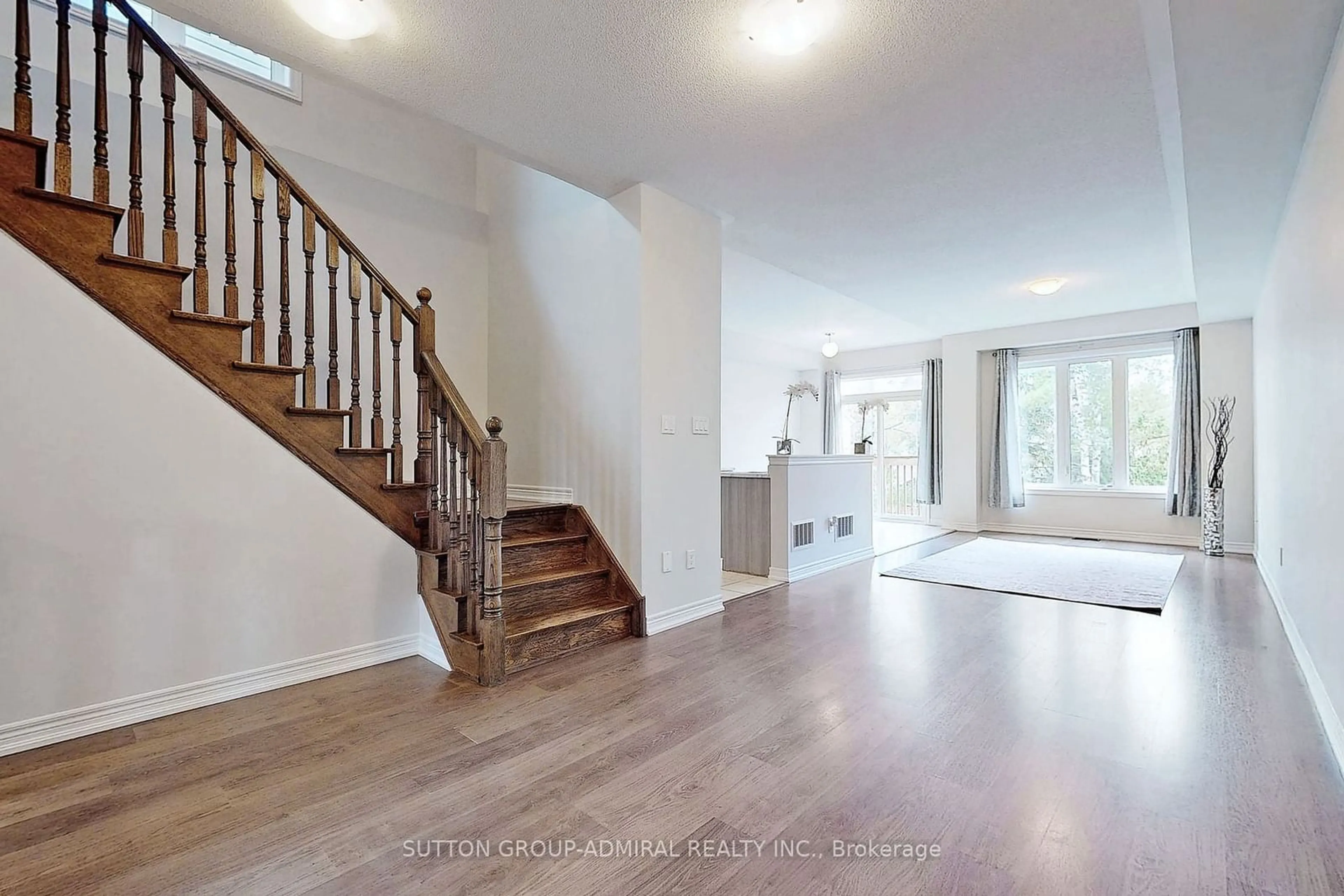 Indoor entryway, wood floors for 22 Greenwood Dr, Essa Ontario N5A 7L3