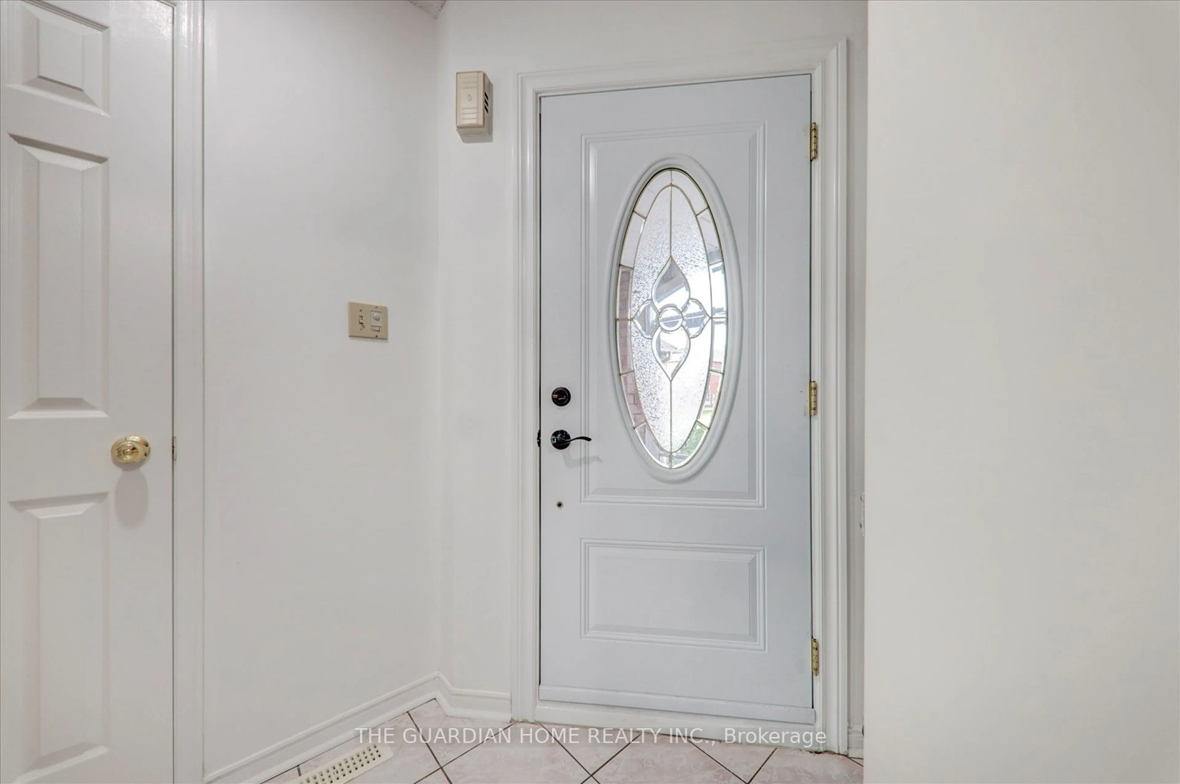 Indoor entryway, not visible floor for 51 Clarion Cres, Markham Ontario L3S 3M4