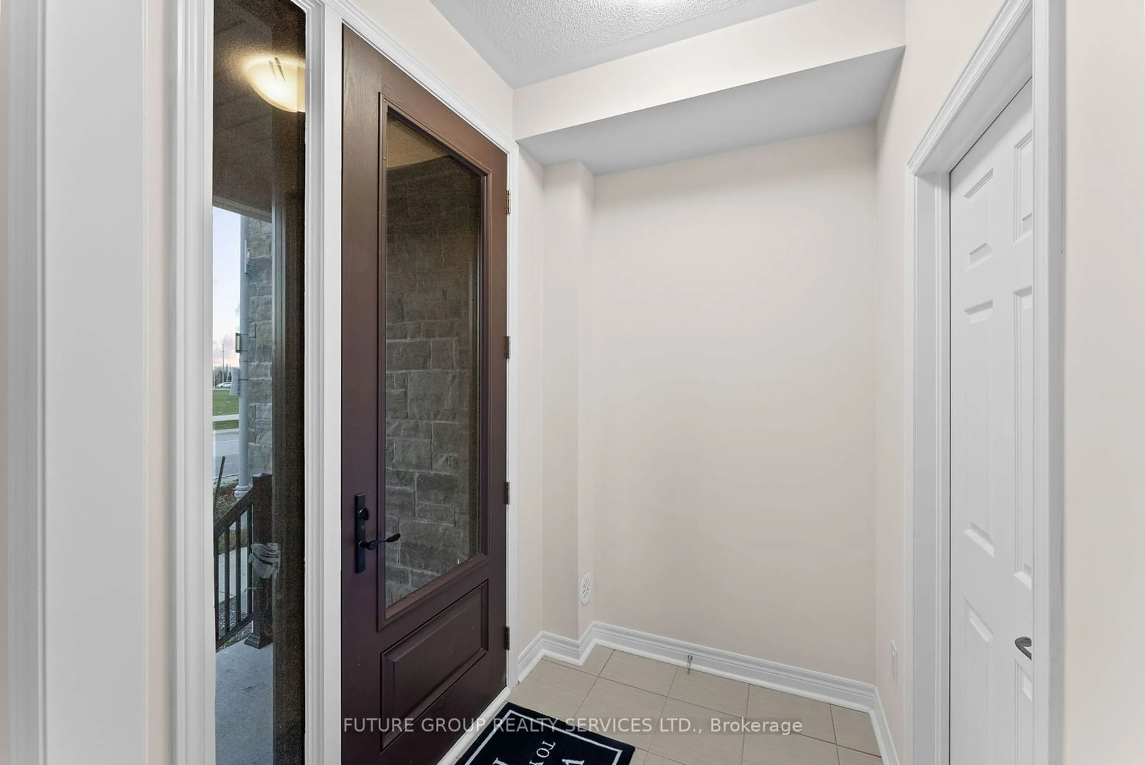 Indoor entryway, wood floors for 89 Mumbai Dr, Markham Ontario L3S 3K5