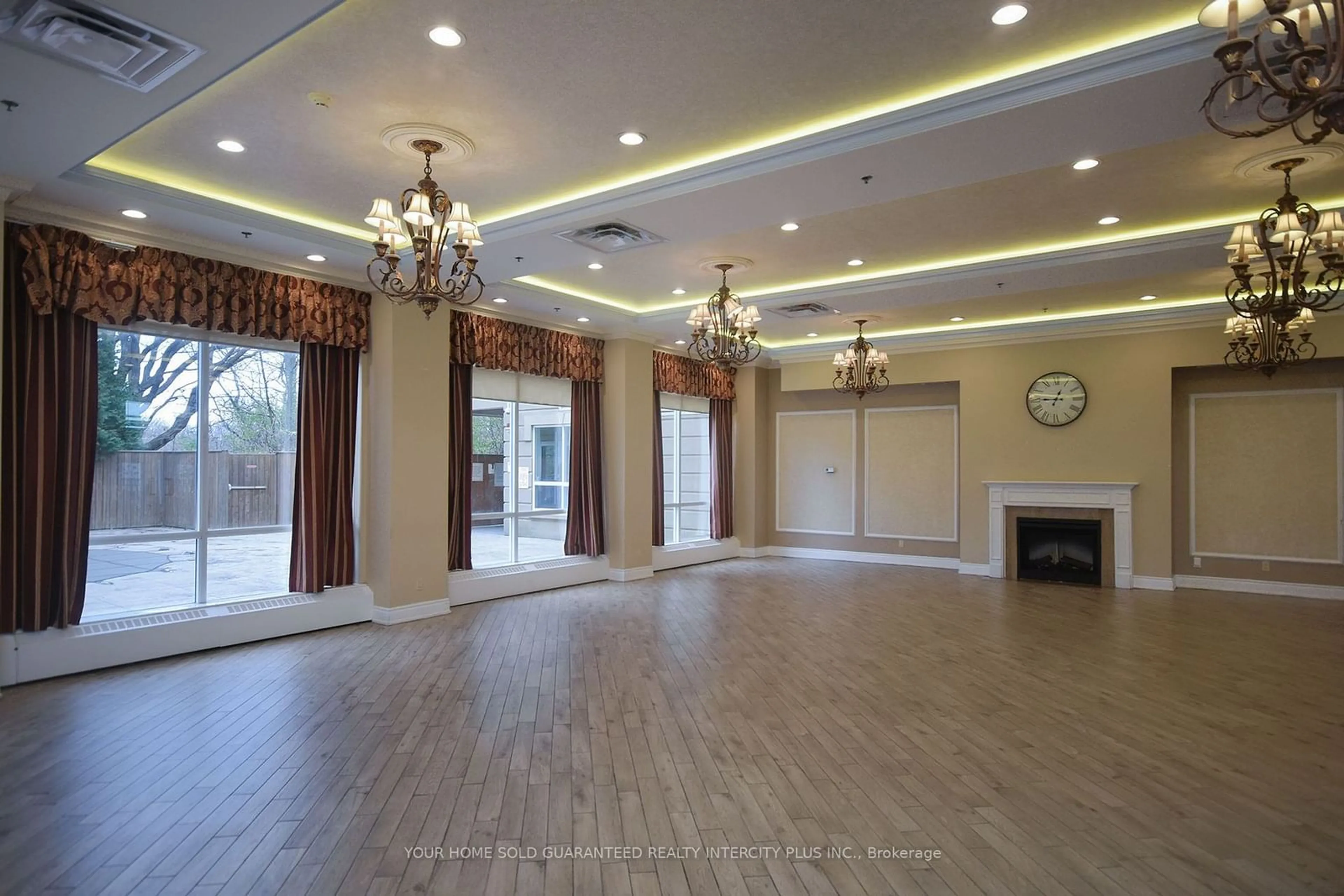 Other indoor space, wood floors for 8 Maison Parc Crt #321, Vaughan Ontario L4J 9K5