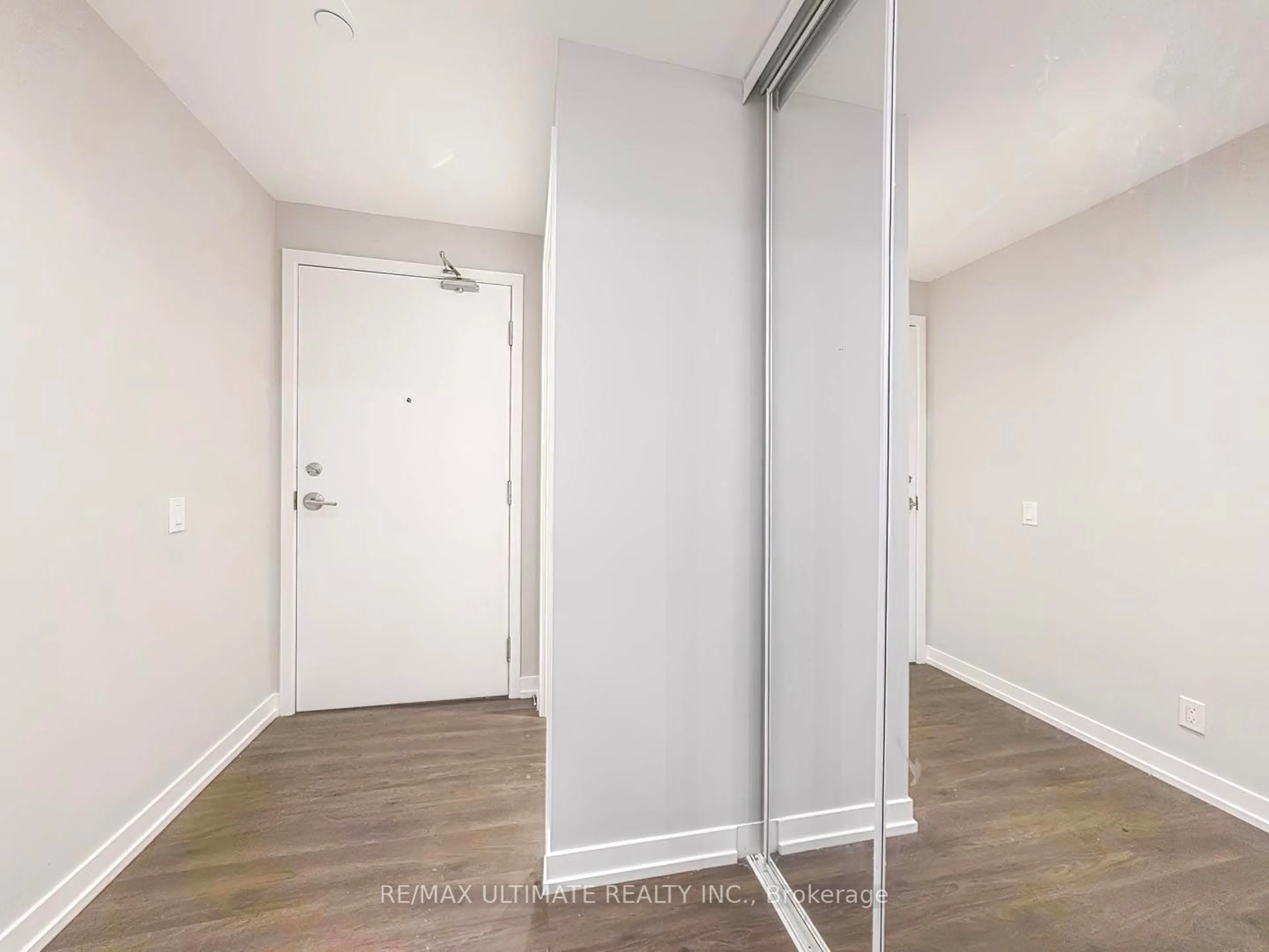 Indoor entryway, not visible floor for 5 Buttermill Ave #3012, Vaughan Ontario L4K 0J5