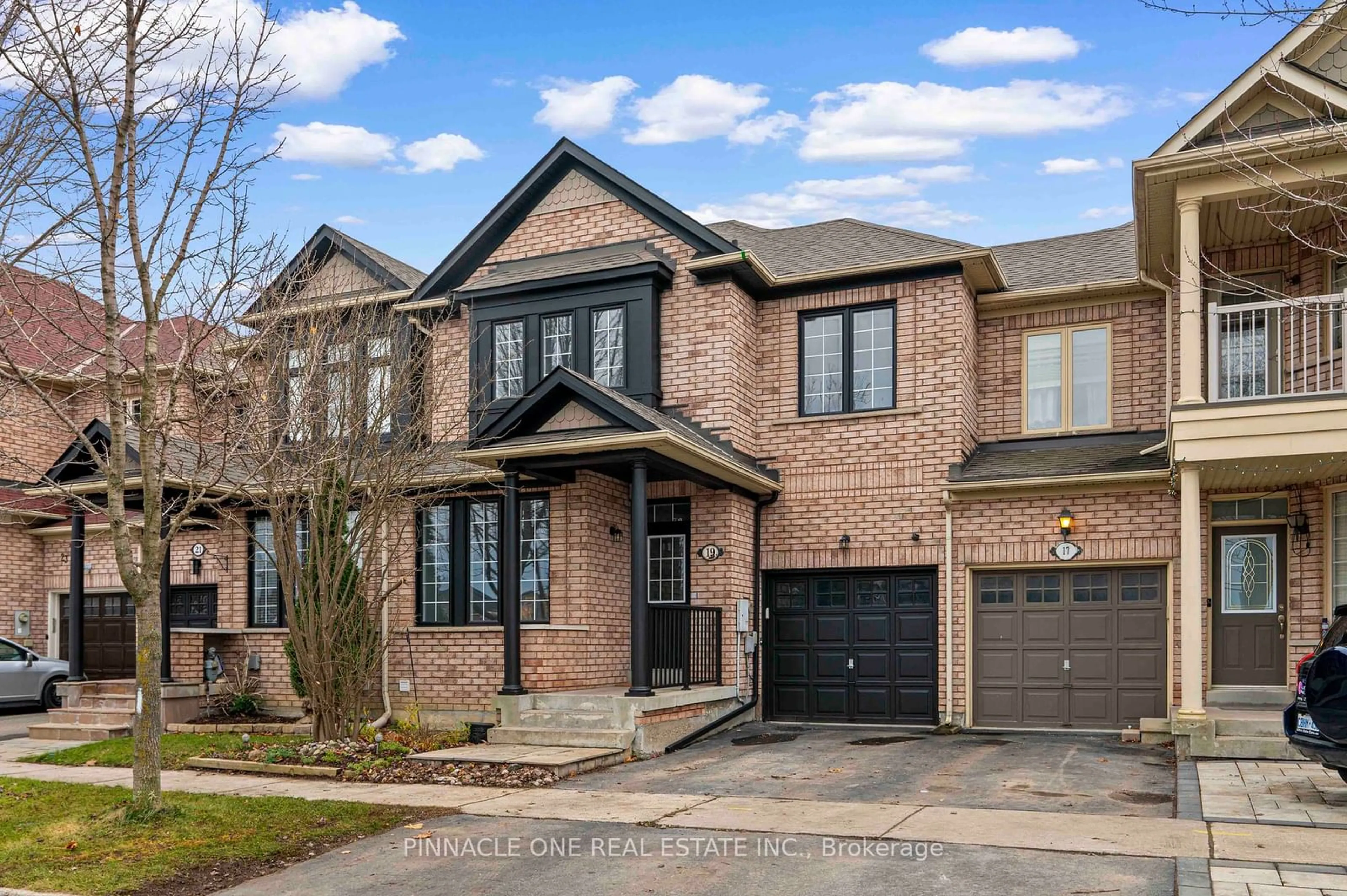 Home with brick exterior material for 19 Chelton Dr, Richmond Hill Ontario L4E 4A9