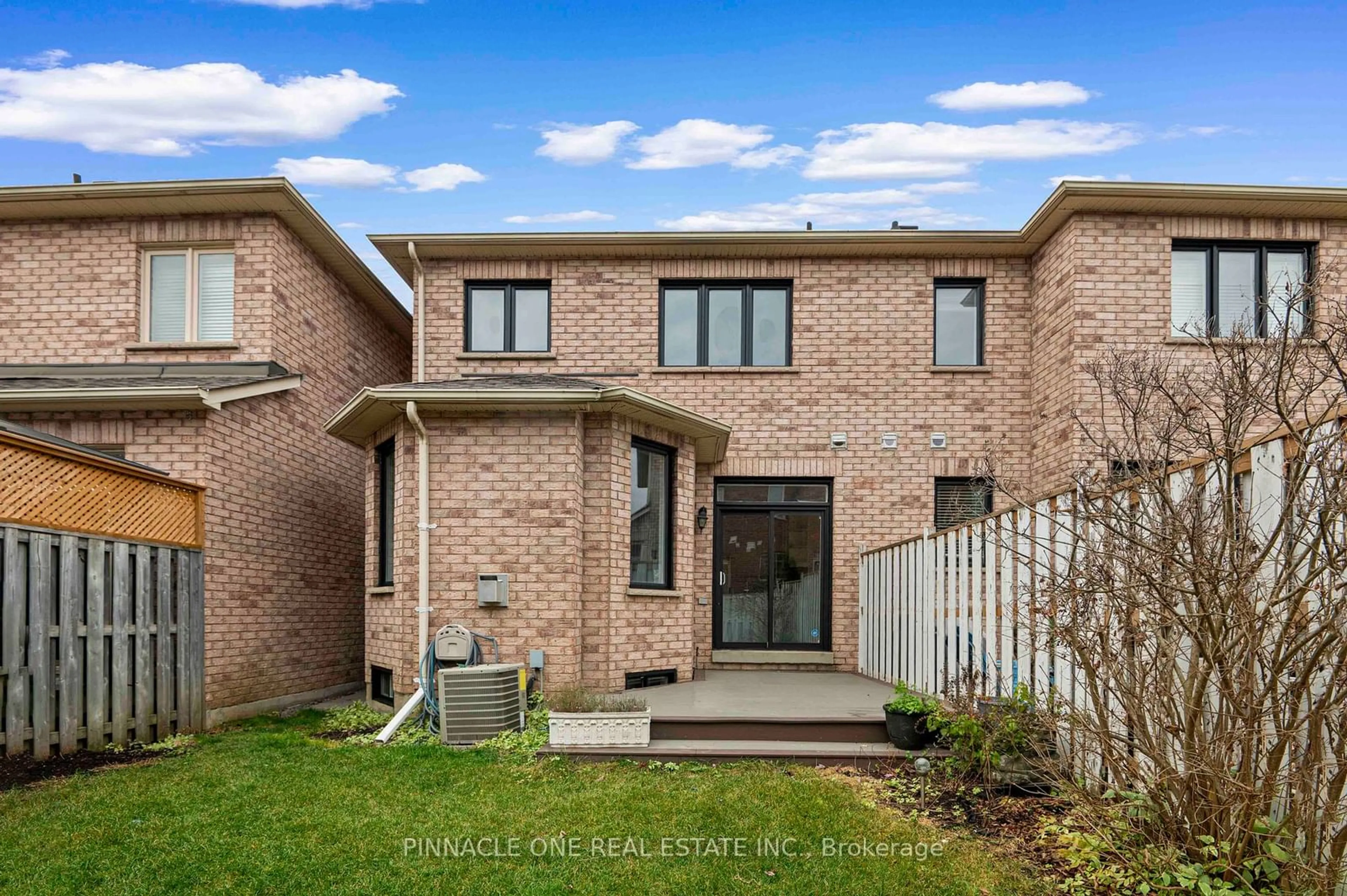 Home with brick exterior material for 19 Chelton Dr, Richmond Hill Ontario L4E 4A9