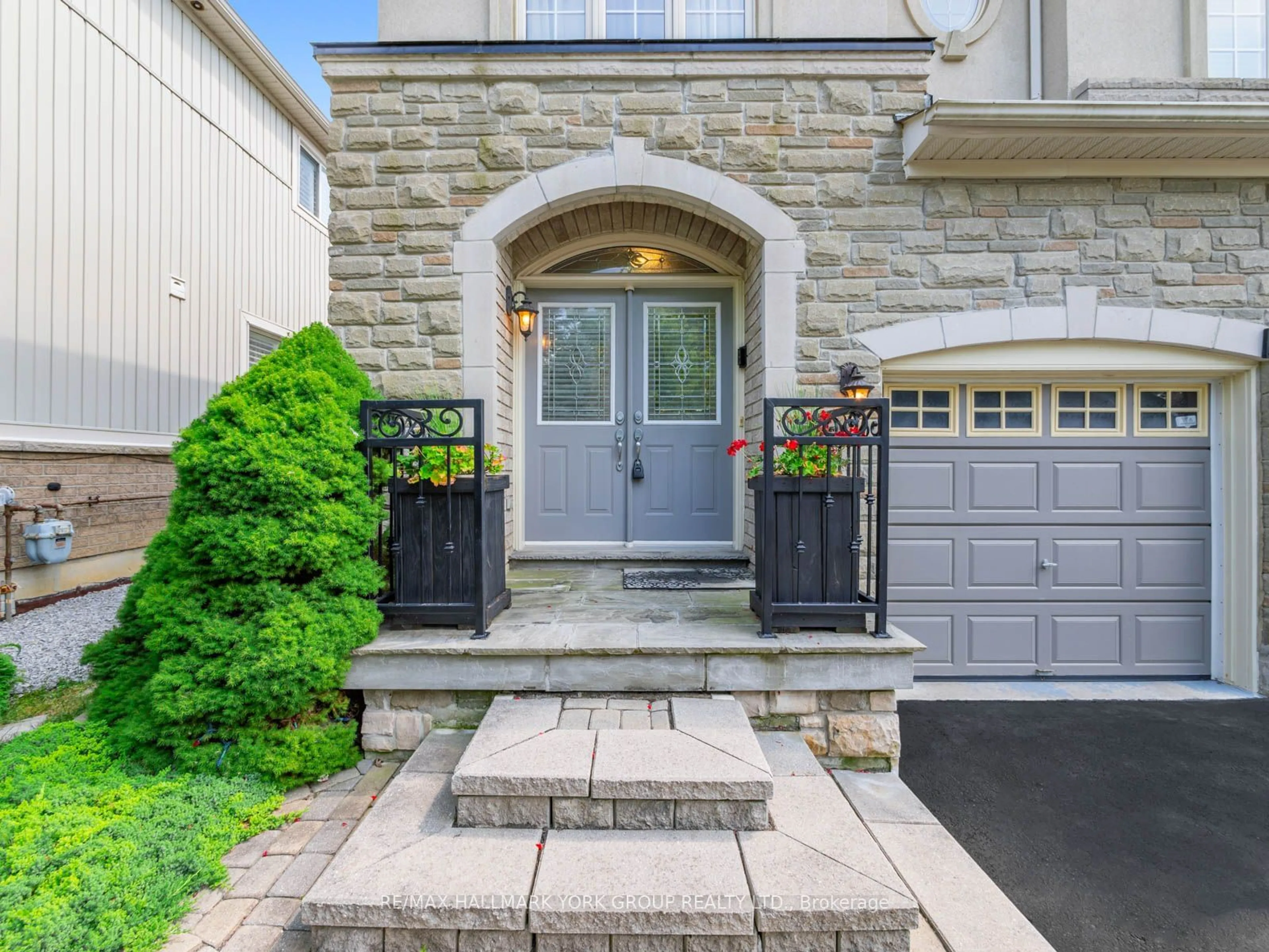 Indoor entryway, ceramic floors for 74 Thomas Legge Cres, Richmond Hill Ontario L4E 4V8