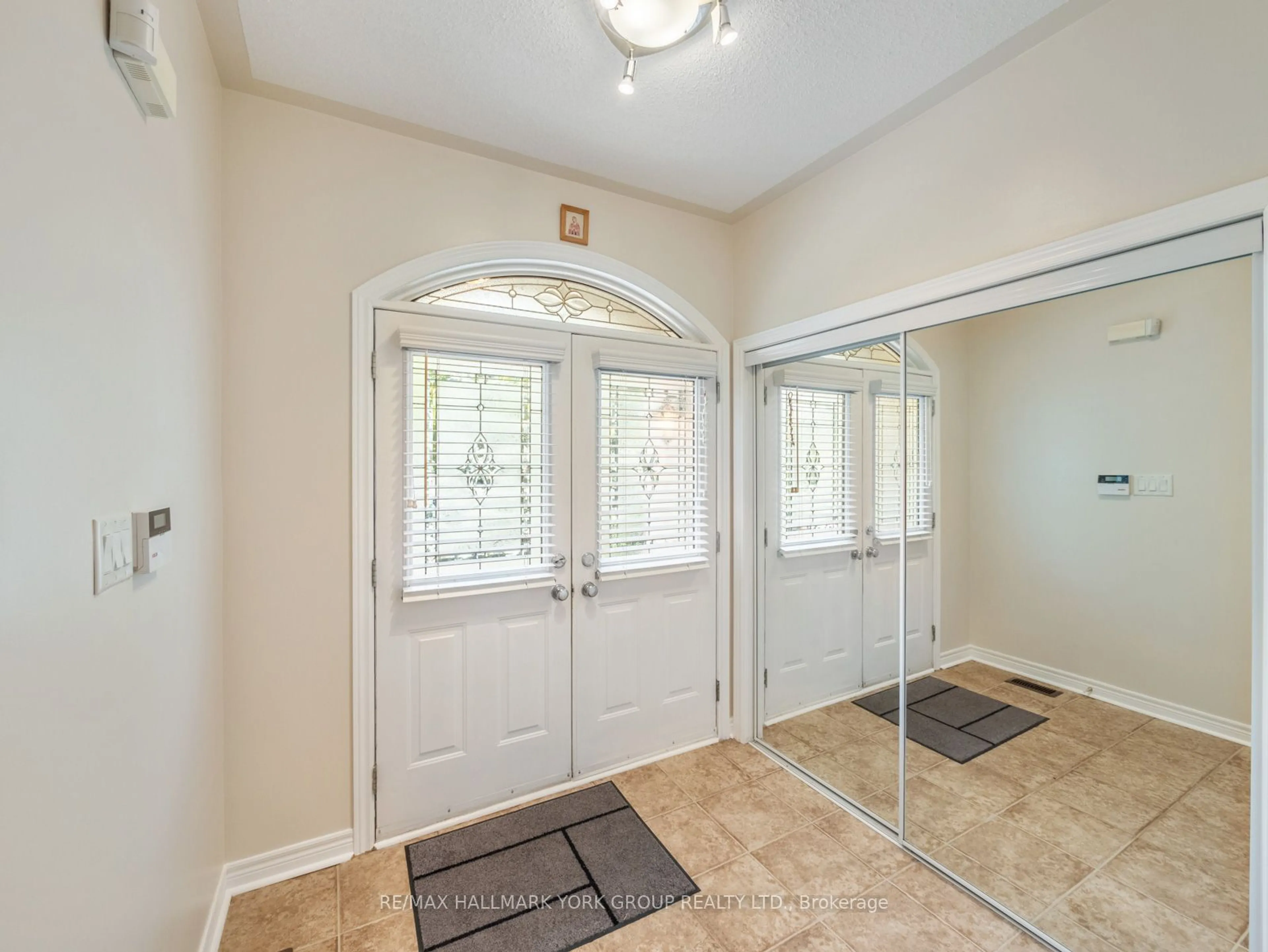 Indoor entryway, wood floors for 74 Thomas Legge Cres, Richmond Hill Ontario L4E 4V8