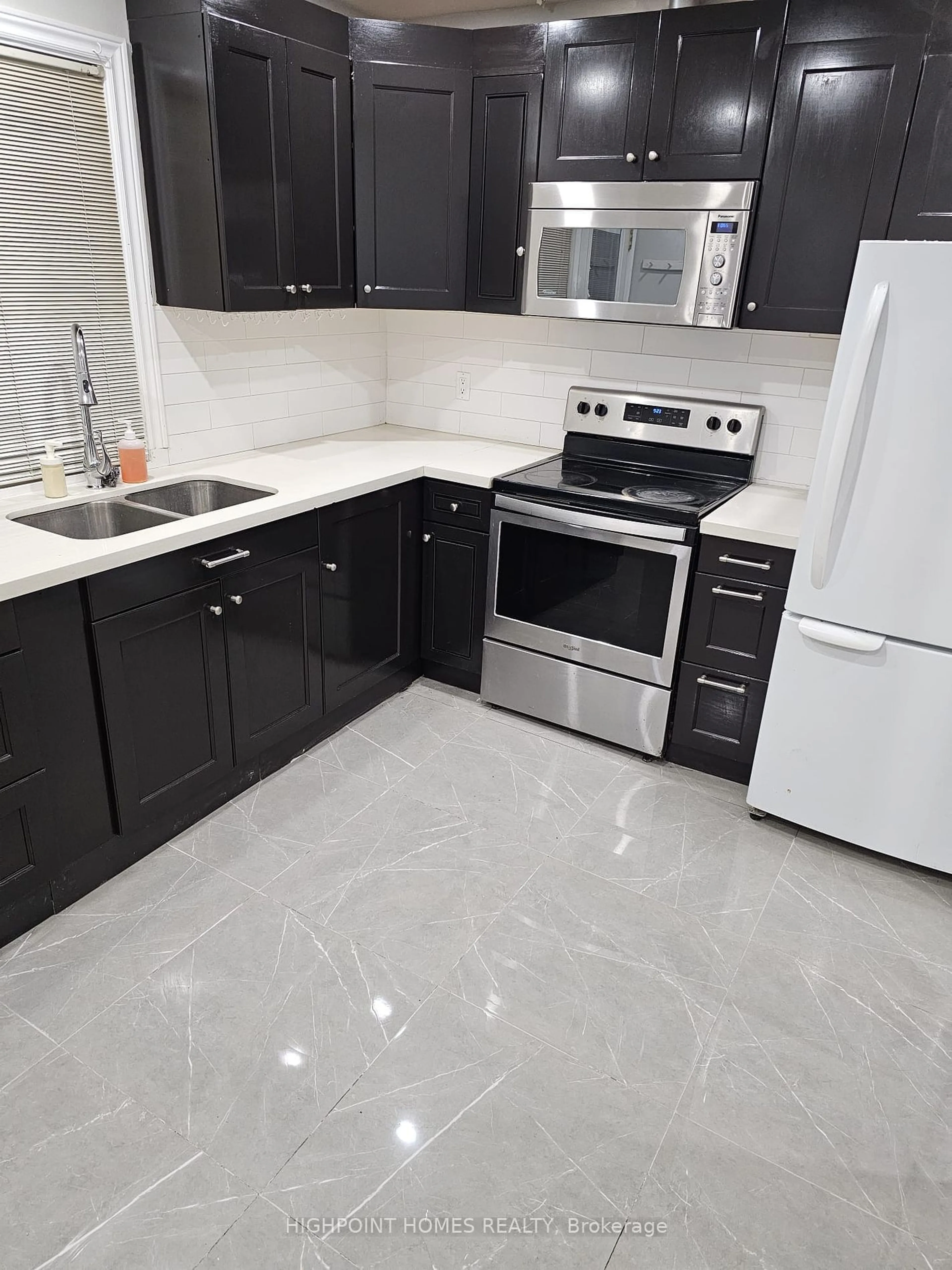 Standard kitchen, ceramic floors for 13 Sherwood Forest Dr, Markham Ontario L3P 1P5