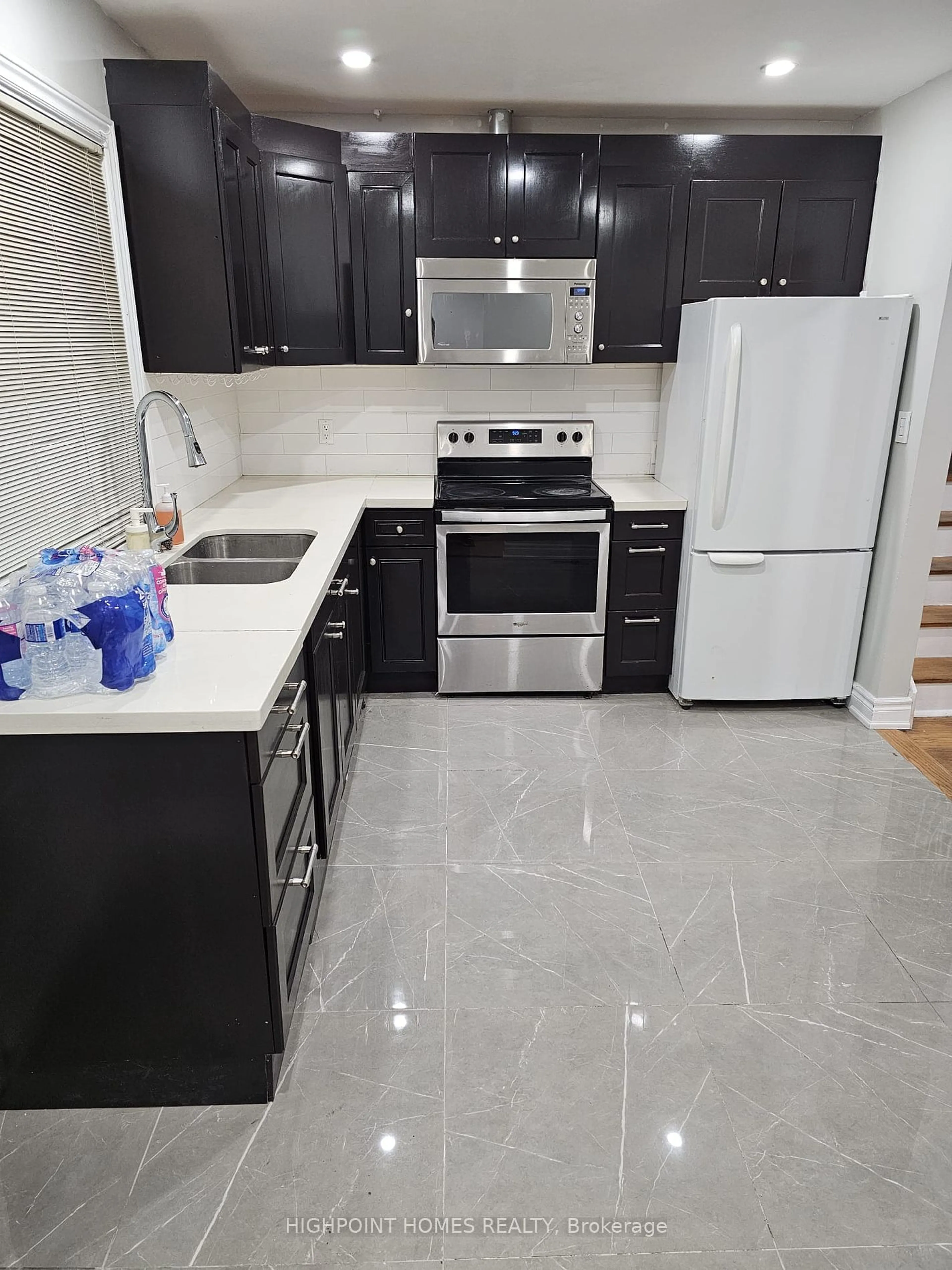 Kitchen, ceramic floors for 13 Sherwood Forest Dr, Markham Ontario L3P 1P5