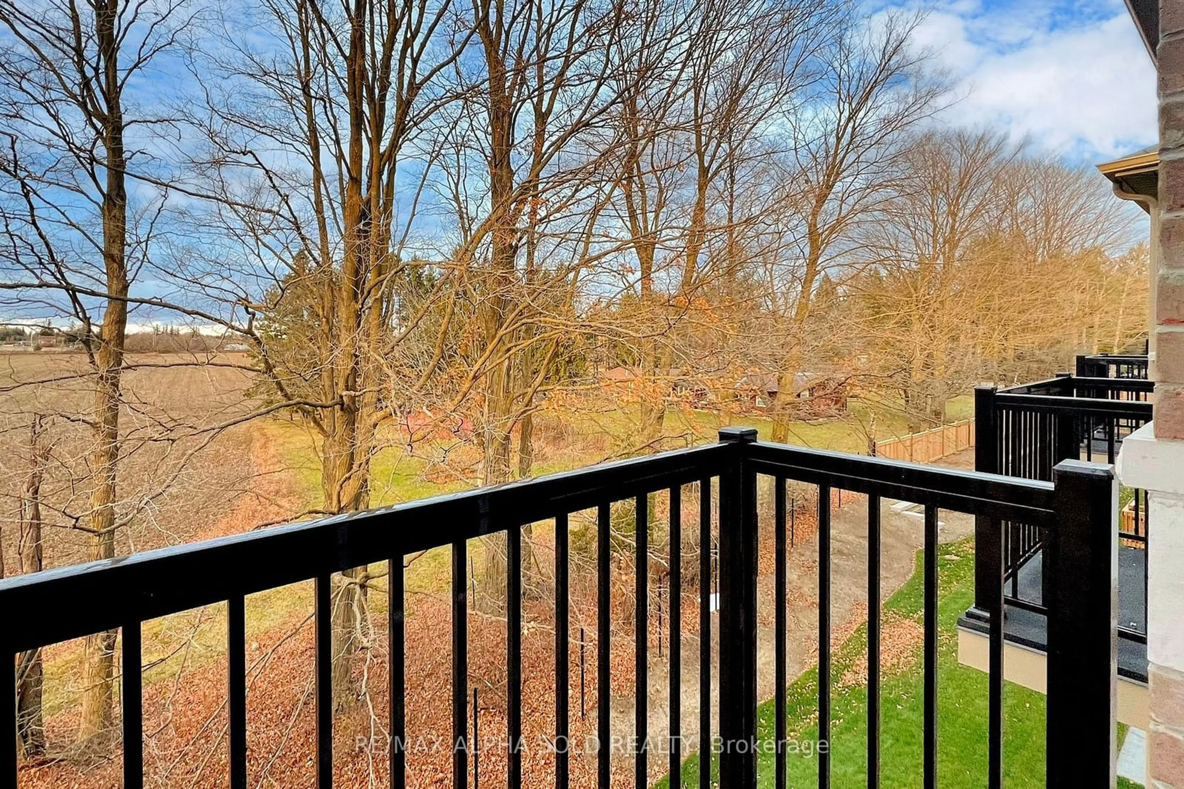 Balcony in the apartment, the fenced backyard for 66 Puisaya Dr, Richmond Hill Ontario L4E 1L2