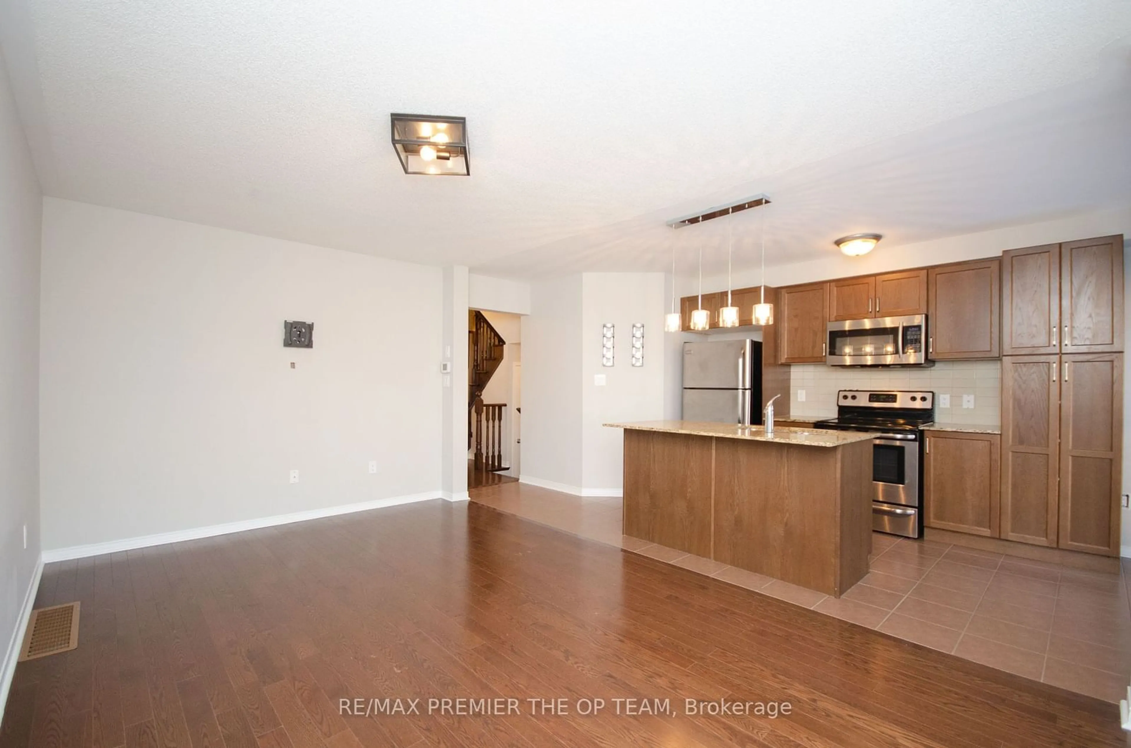 Open concept kitchen for 203 Orr Dr, Bradford West Gwillimbury Ontario L3Z 0S2