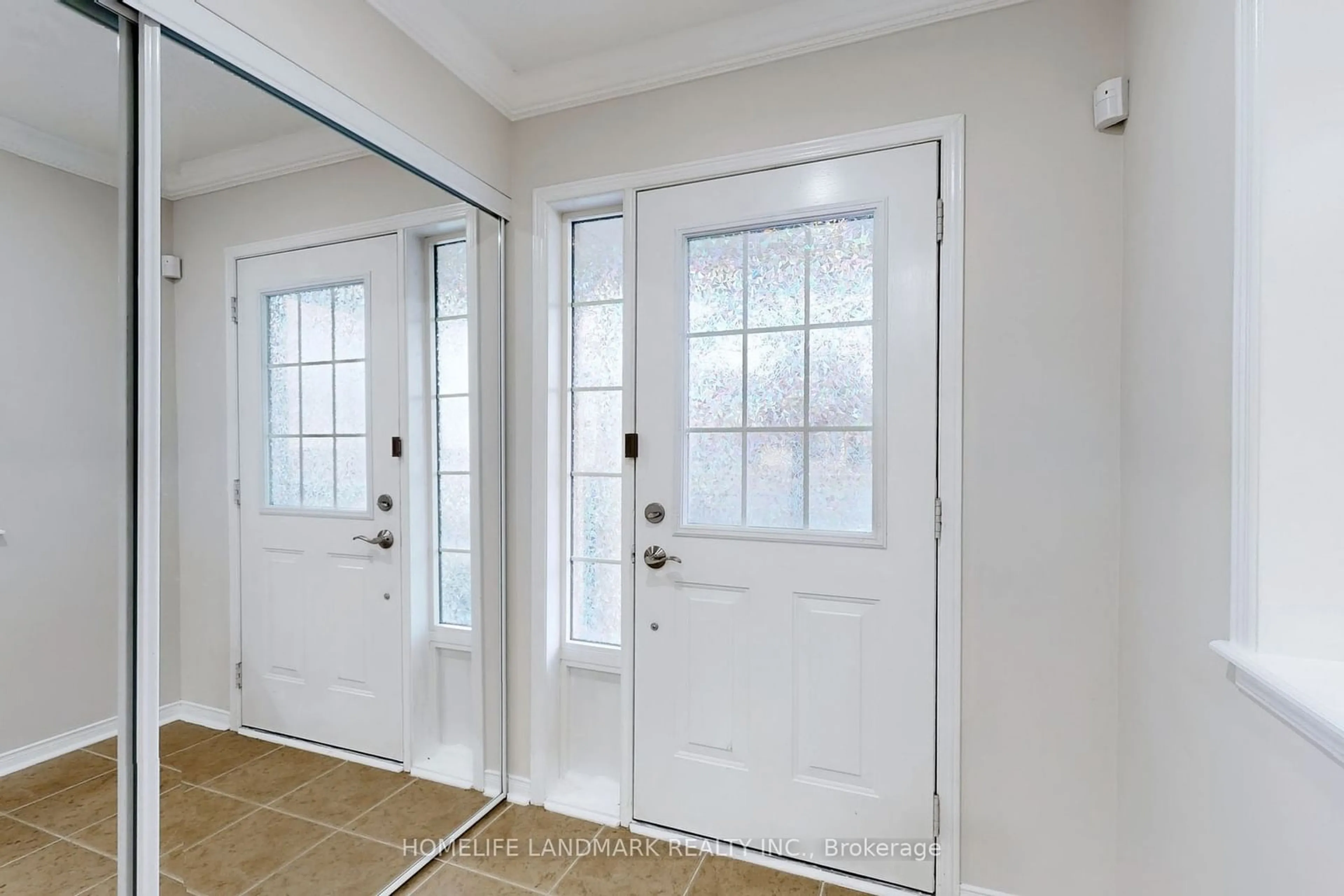 Indoor entryway, wood floors for 234 Gas Lamp Lane, Markham Ontario L6B 1L7