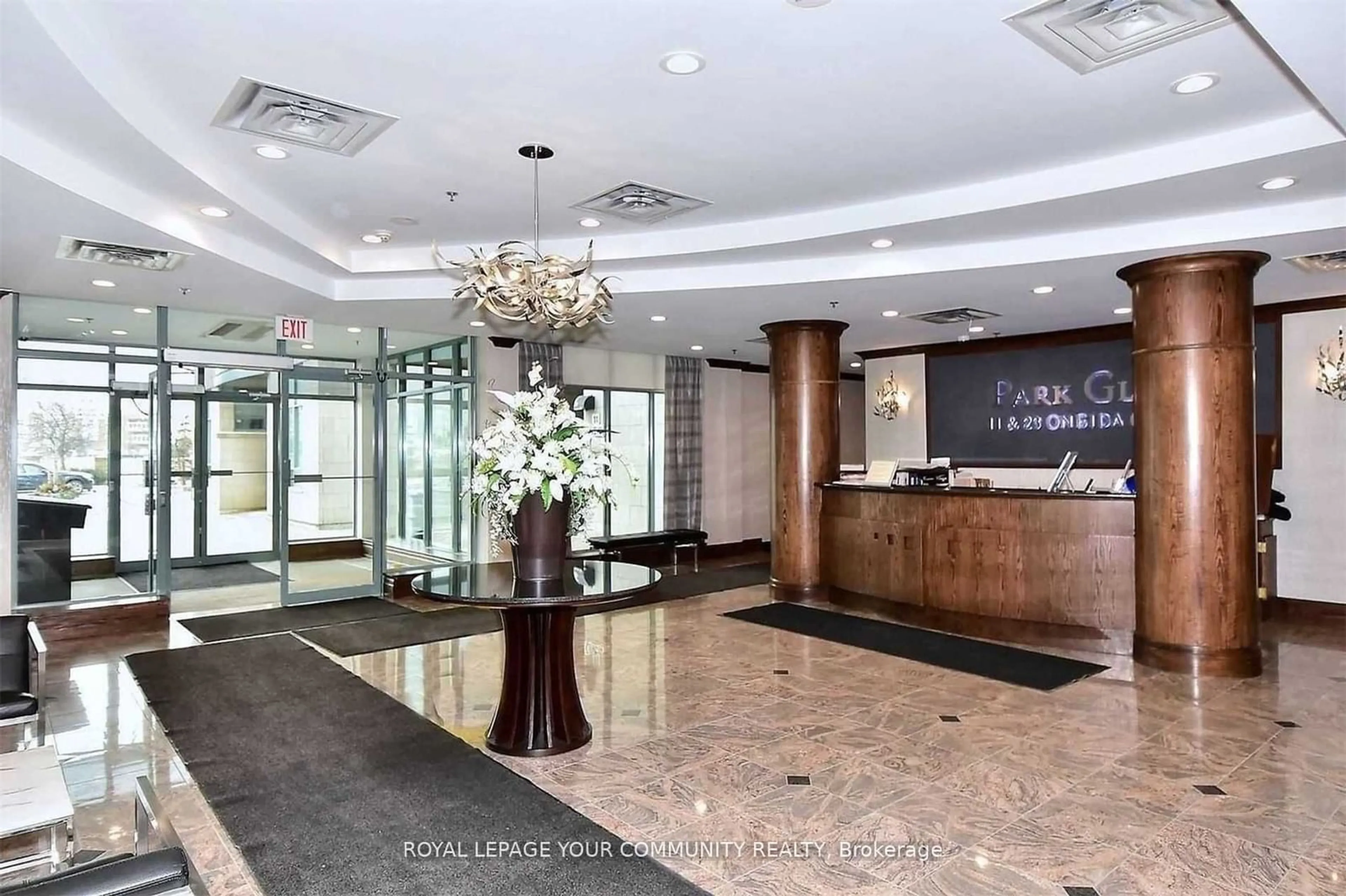 Indoor lobby, ceramic floors for 23 Oneida Cres #1206, Richmond Hill Ontario L4B 0A2