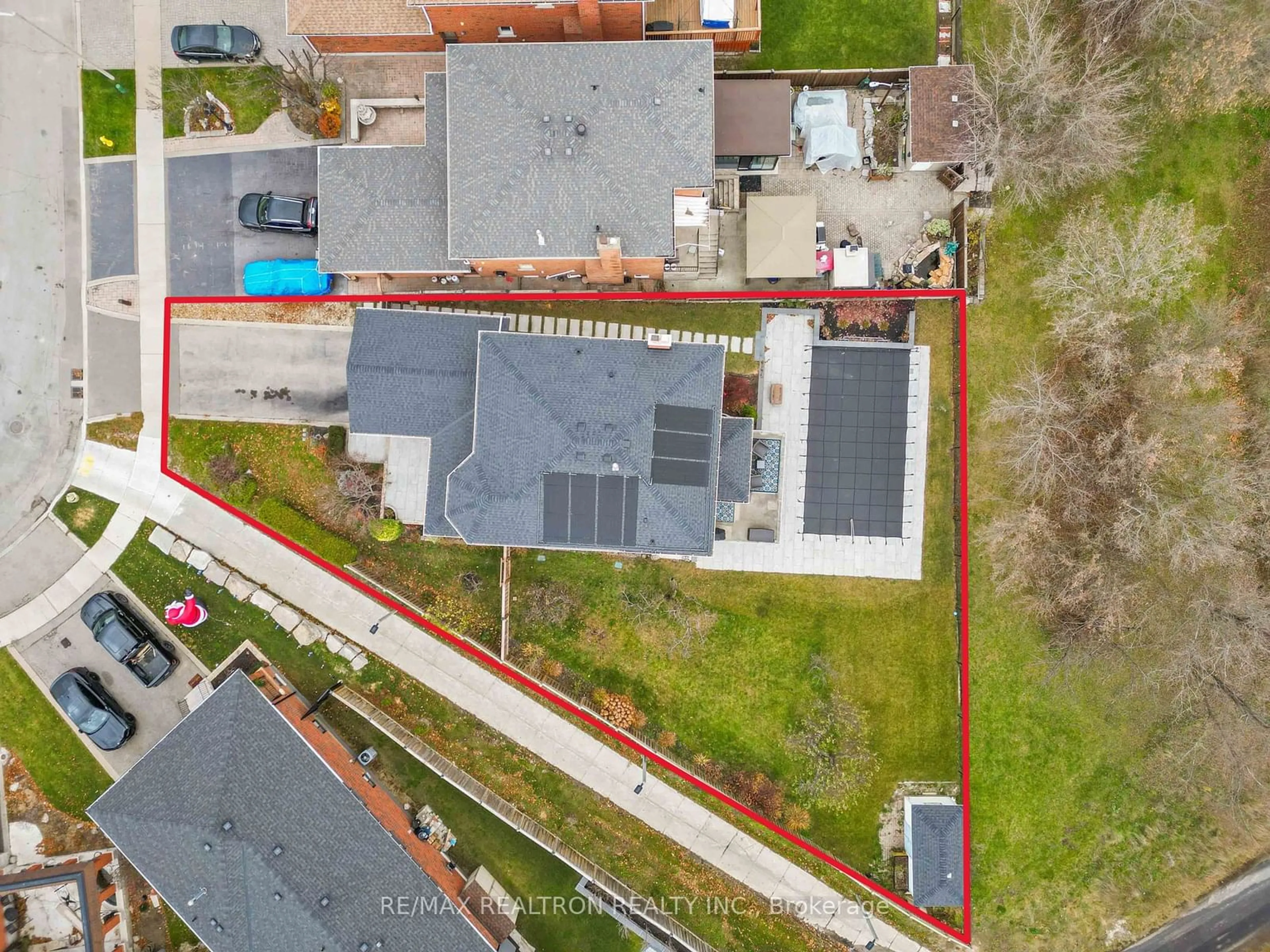 Frontside or backside of a home, the street view for 73 Harmonia Cres, Vaughan Ontario L4L 3Y2