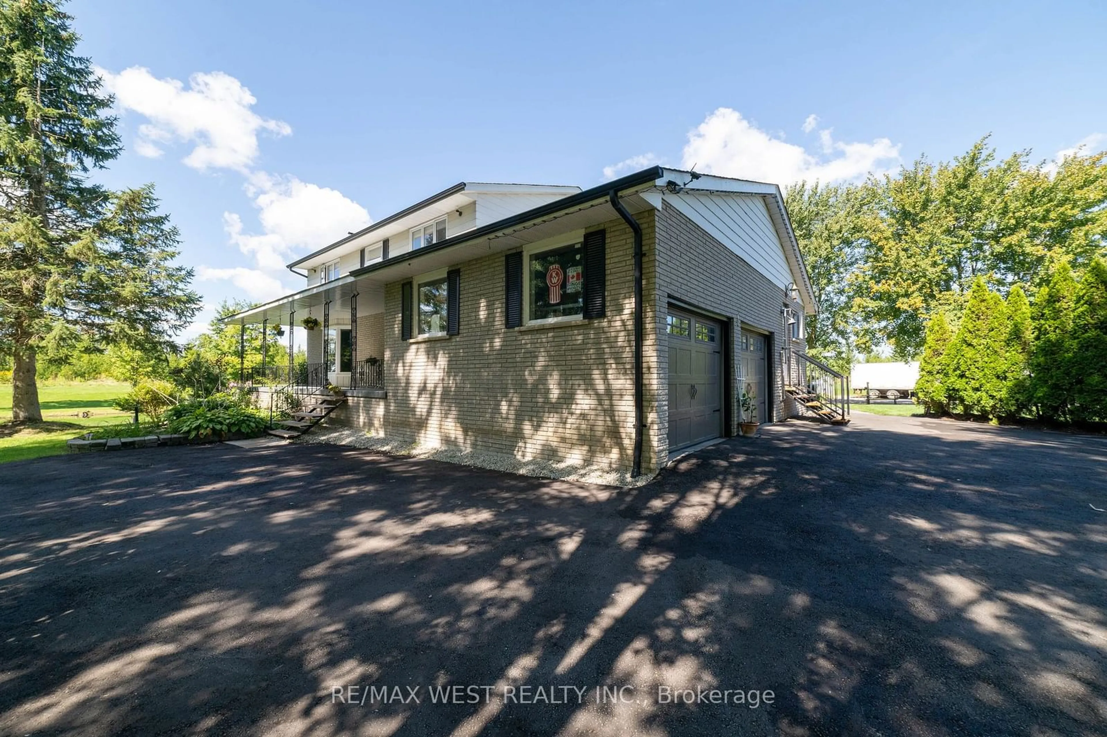 A pic from exterior of the house or condo, the front or back of building for 3252 15th Sdrd, New Tecumseth Ontario L0G 1A0